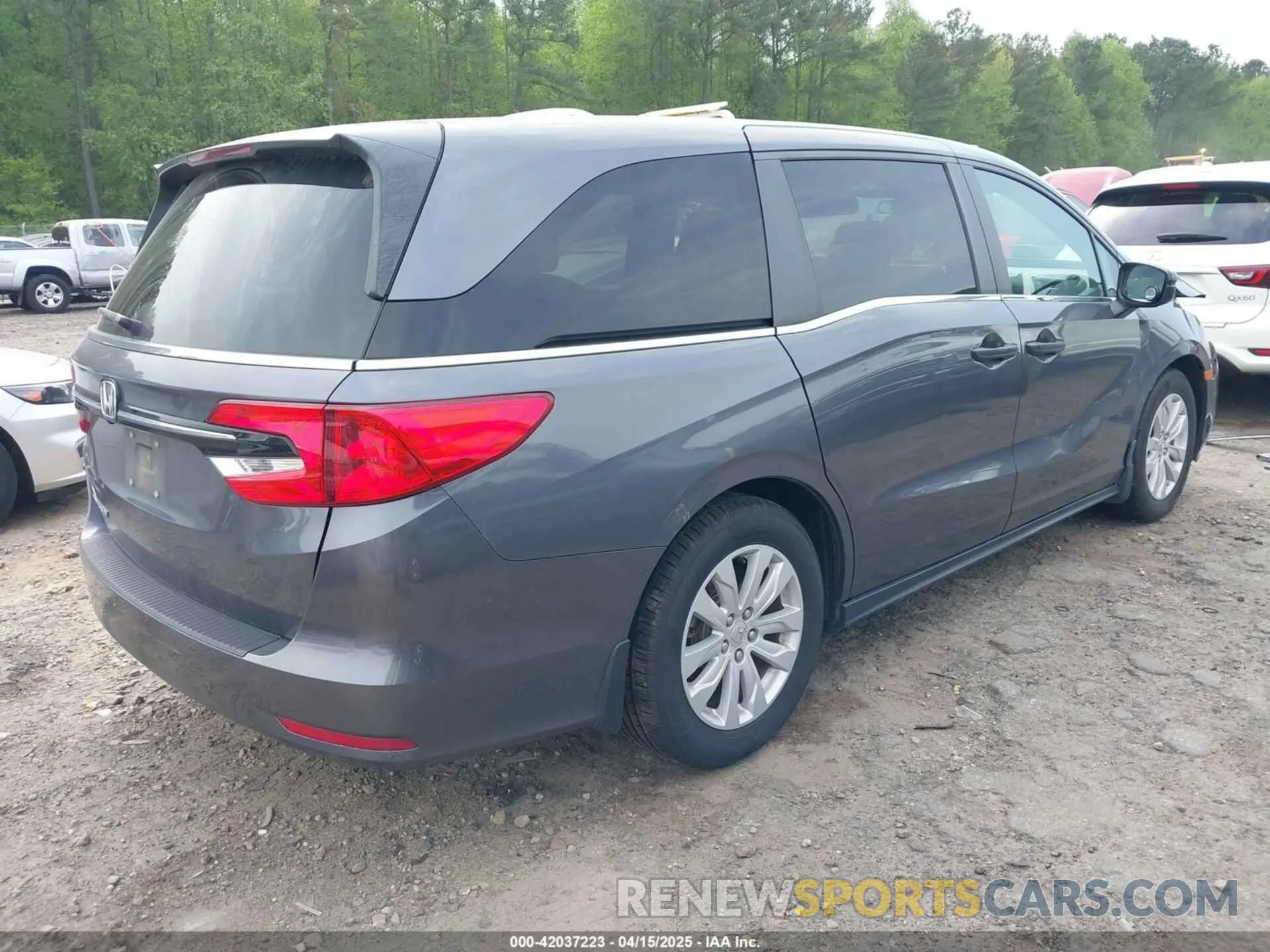 4 Photograph of a damaged car 5FNRL6H20MB009280 HONDA ODYSSEY 2021