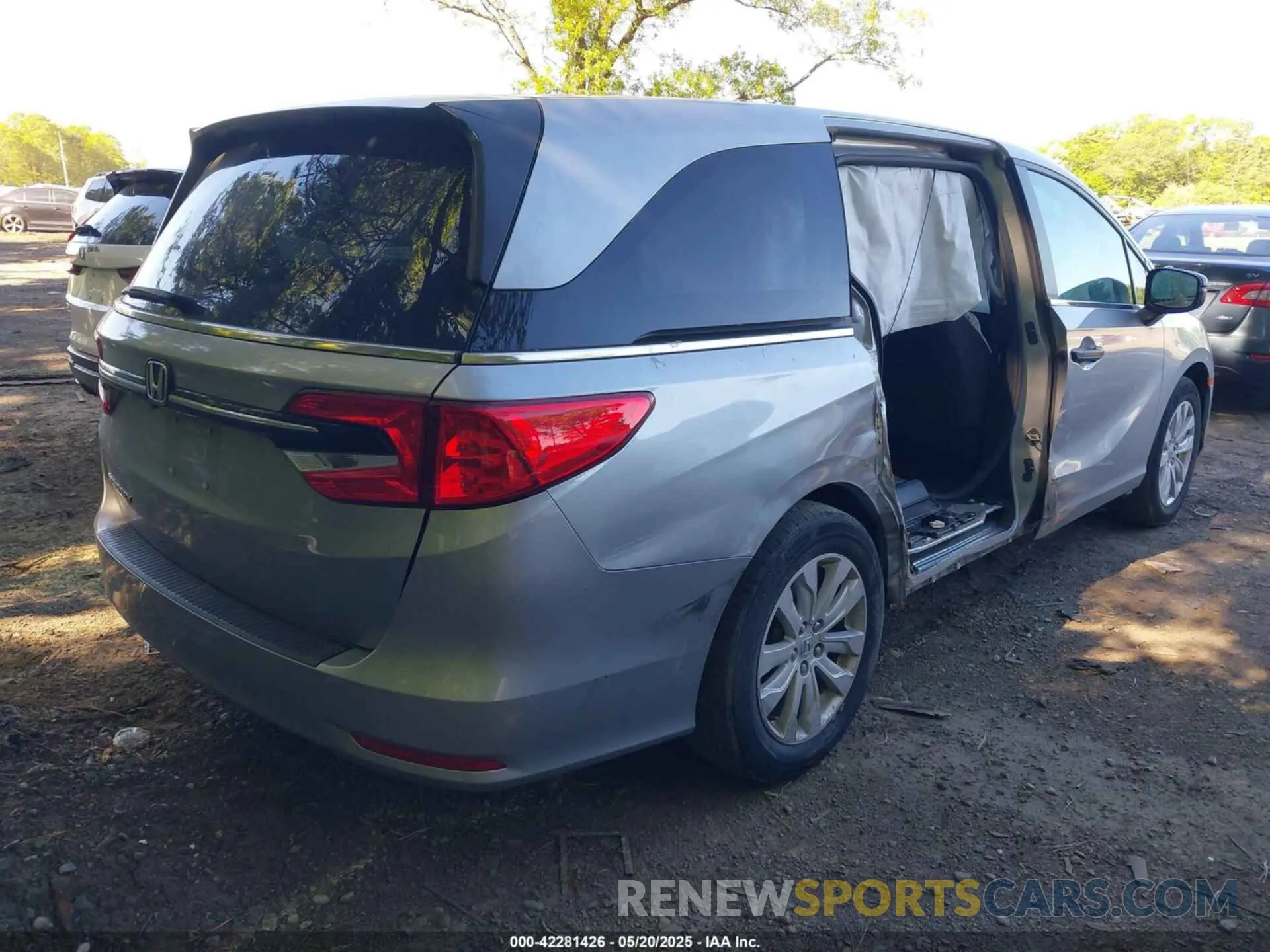 4 Photograph of a damaged car 5FNRL6H27MB019210 HONDA ODYSSEY 2021