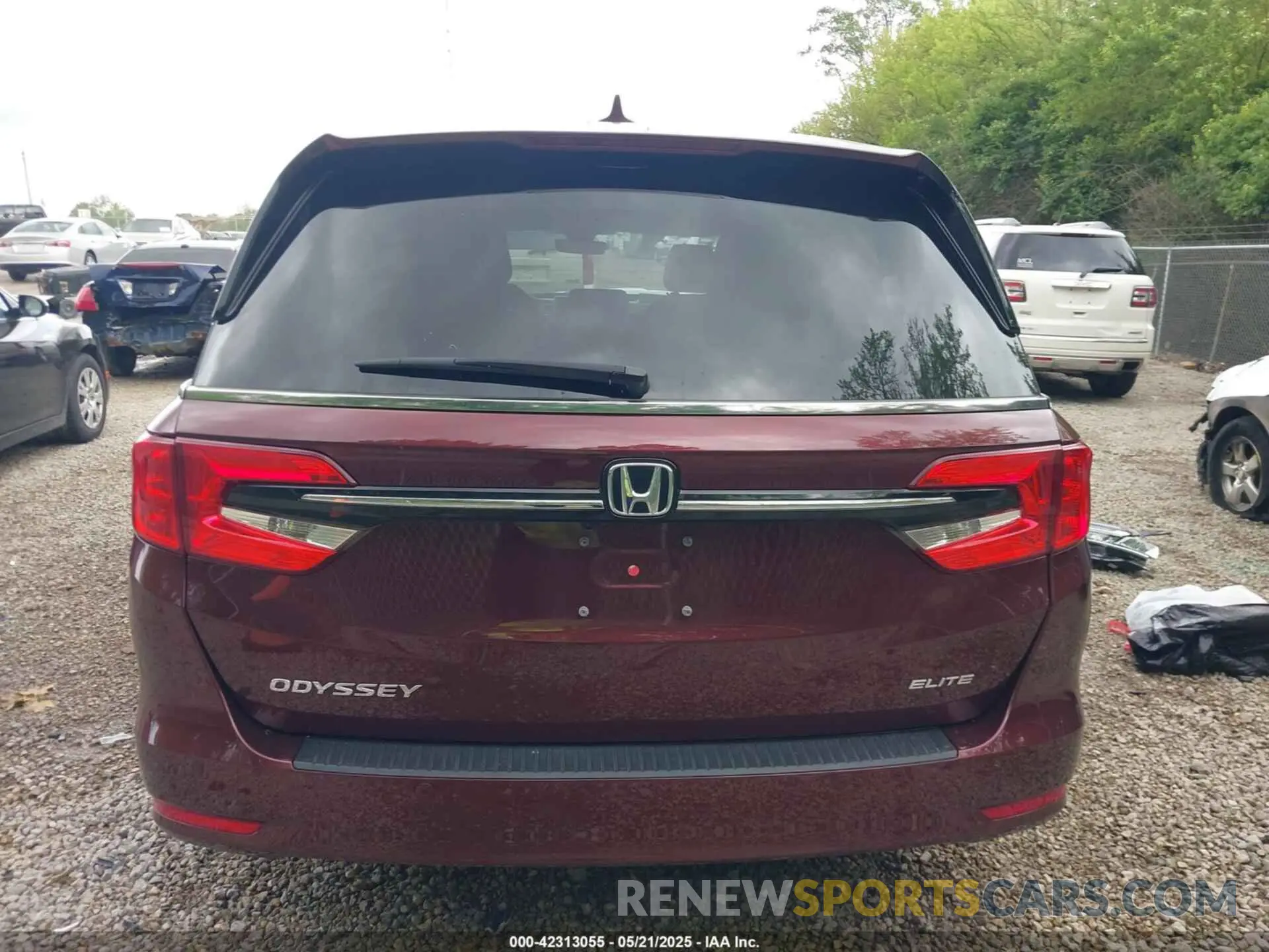 17 Photograph of a damaged car 5FNRL6H52MB003703 HONDA ODYSSEY 2021