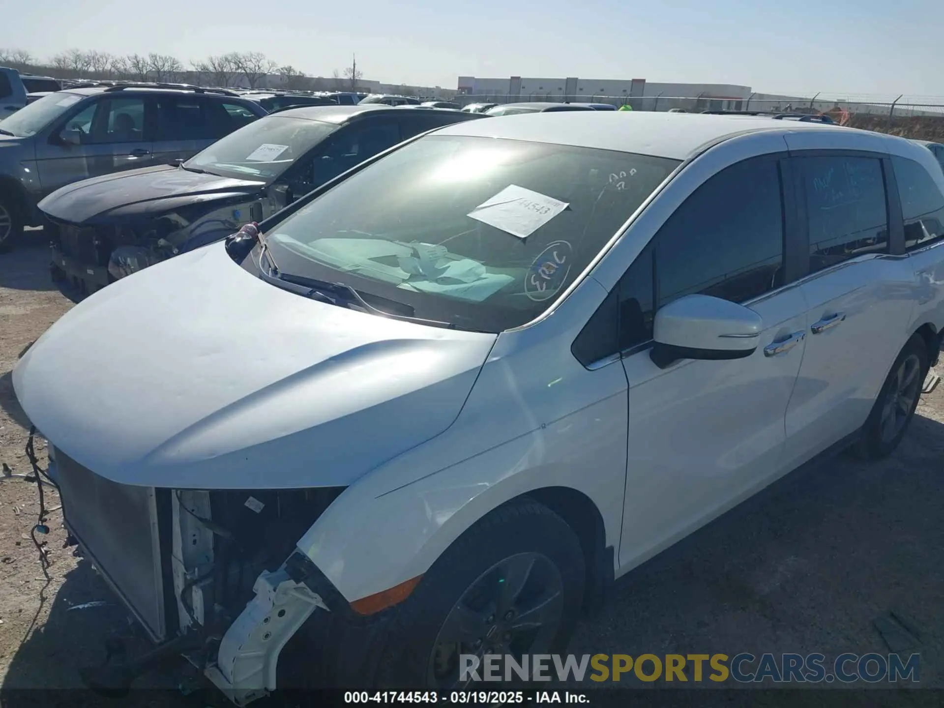 18 Photograph of a damaged car 5FNRL6H54MB014847 HONDA ODYSSEY 2021