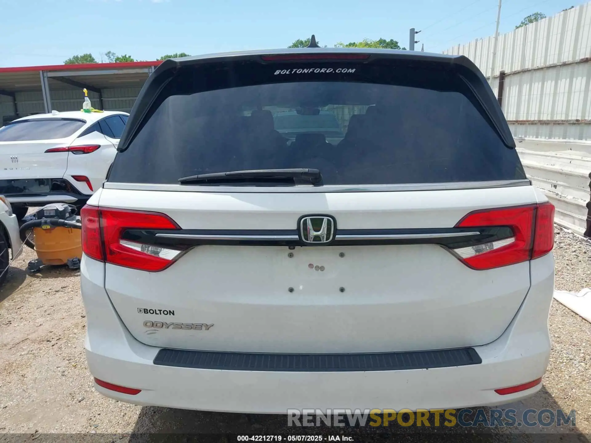16 Photograph of a damaged car 5FNRL6H70MB012952 HONDA ODYSSEY 2021