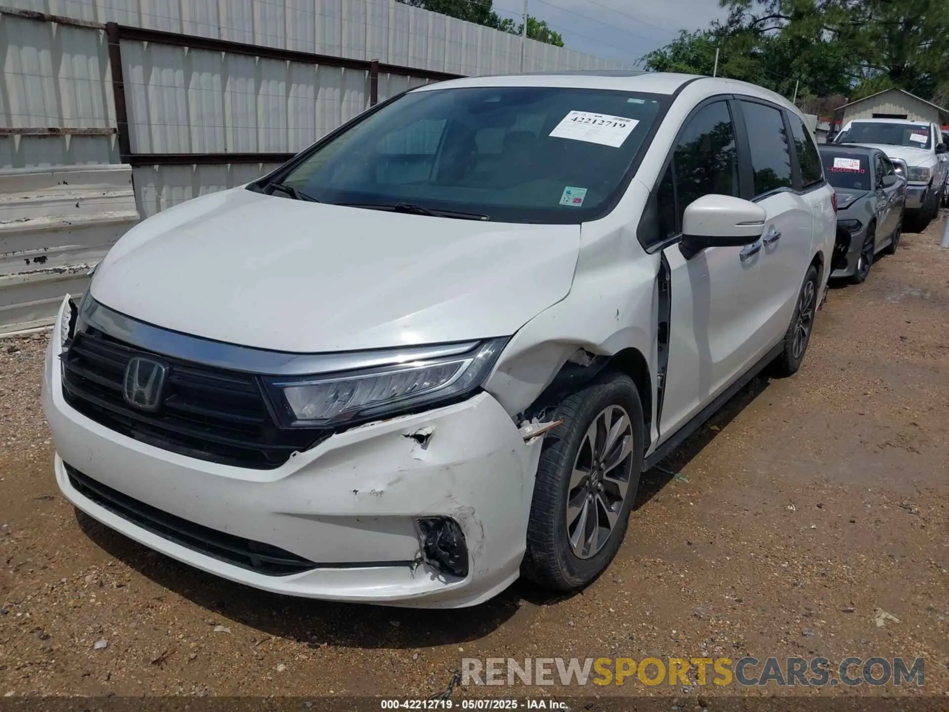 2 Photograph of a damaged car 5FNRL6H70MB012952 HONDA ODYSSEY 2021