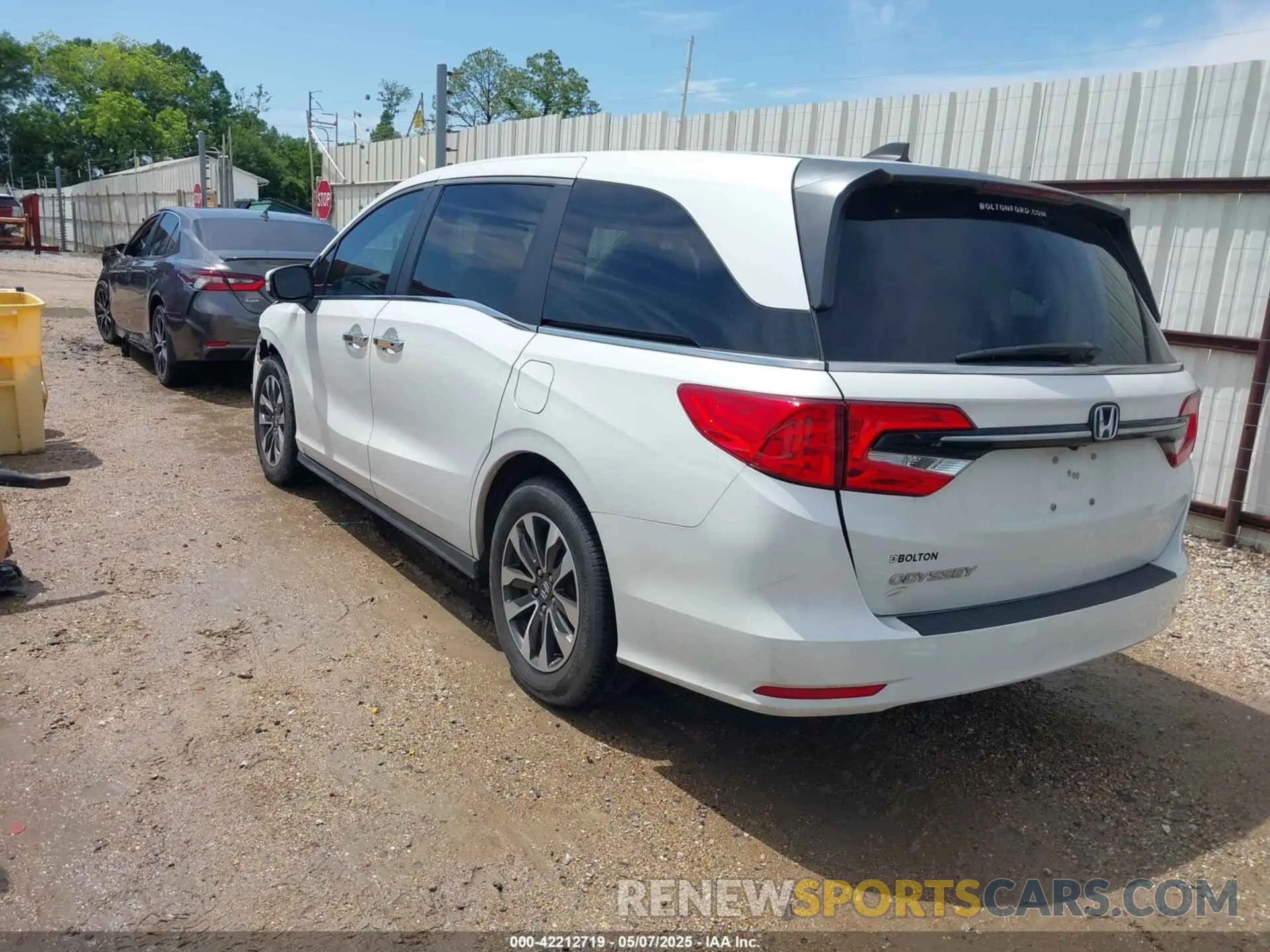 3 Photograph of a damaged car 5FNRL6H70MB012952 HONDA ODYSSEY 2021