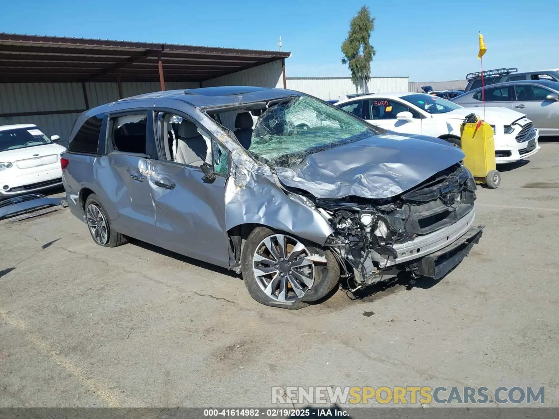 18 Photograph of a damaged car 5FNRL6H73MB019913 HONDA ODYSSEY 2021