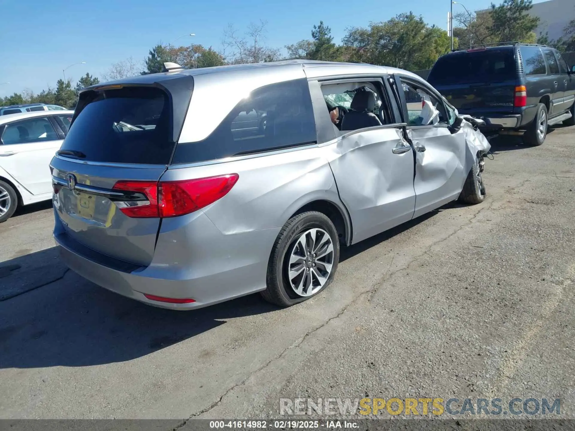 4 Photograph of a damaged car 5FNRL6H73MB019913 HONDA ODYSSEY 2021