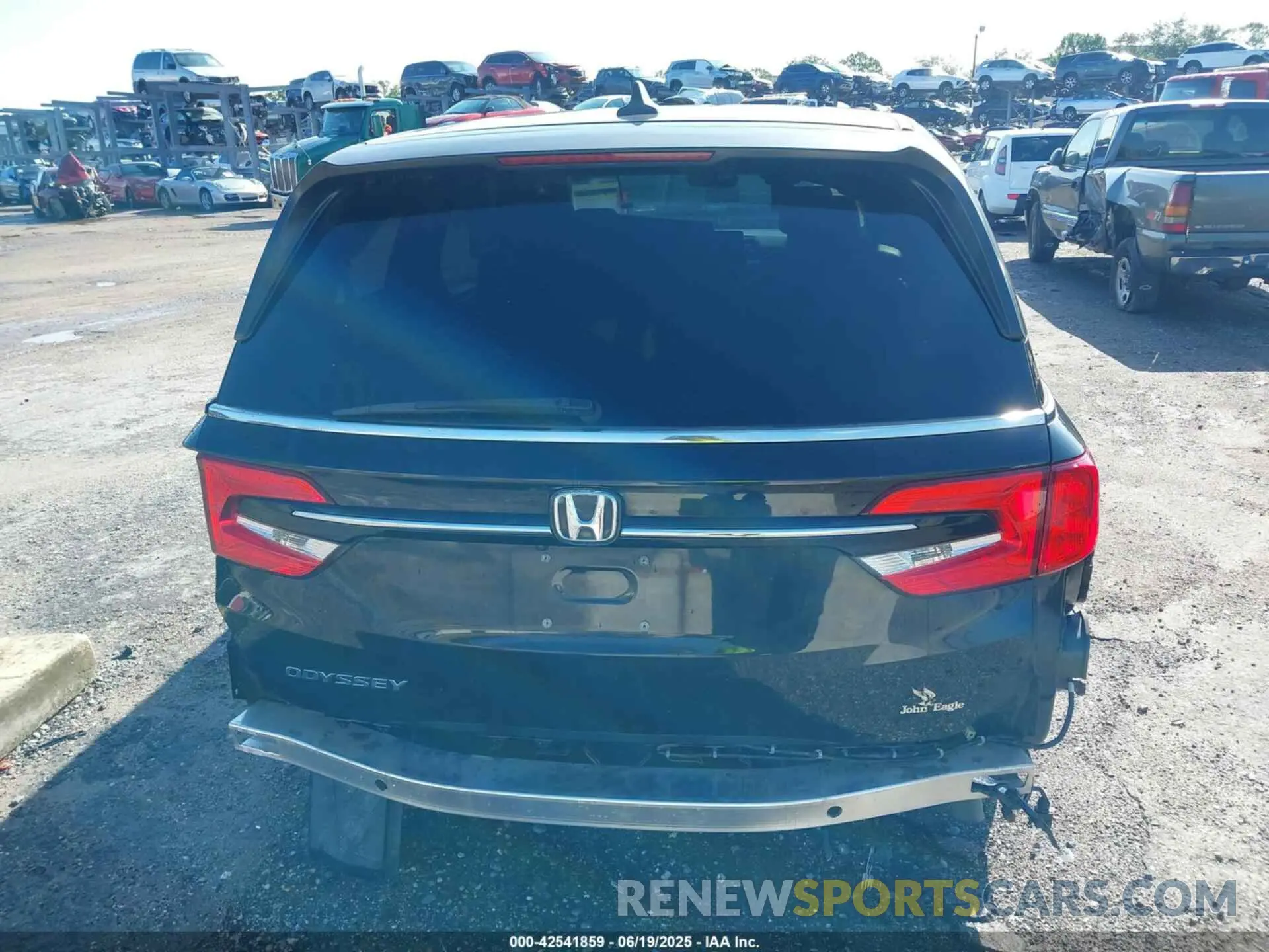 17 Photograph of a damaged car 5FNRL6H73MB027655 HONDA ODYSSEY 2021