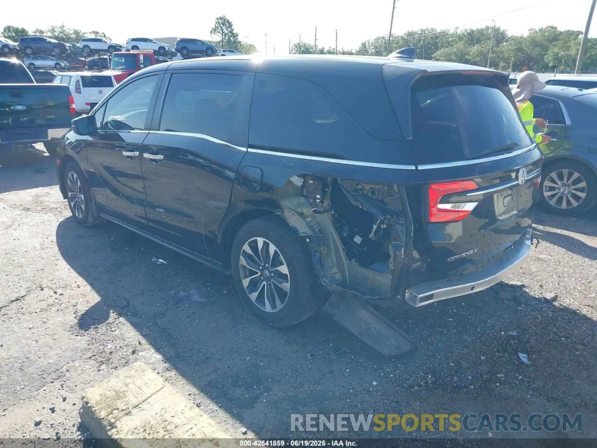 3 Photograph of a damaged car 5FNRL6H73MB027655 HONDA ODYSSEY 2021