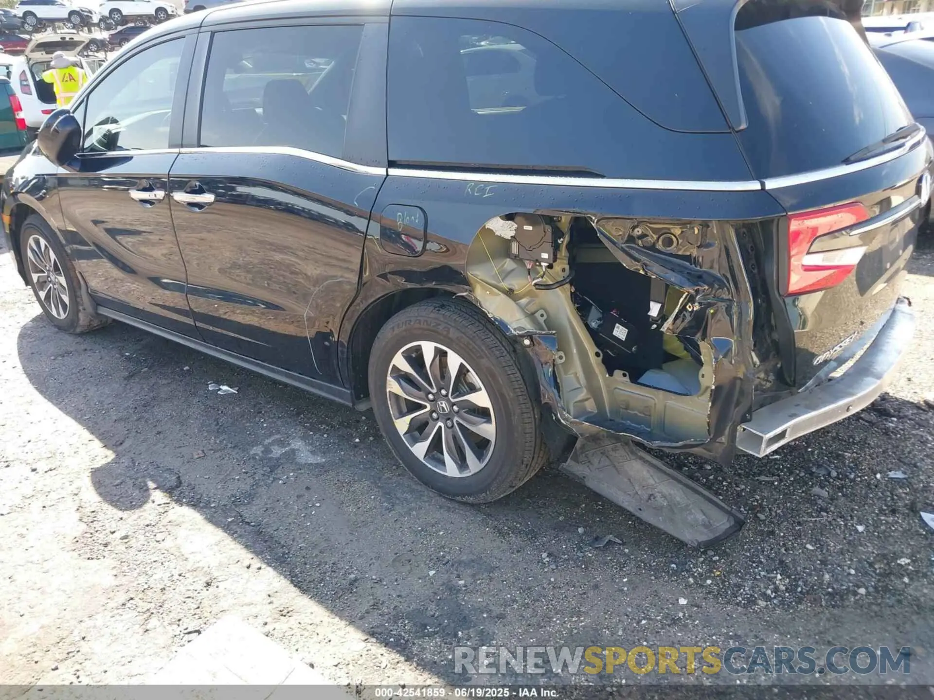 6 Photograph of a damaged car 5FNRL6H73MB027655 HONDA ODYSSEY 2021