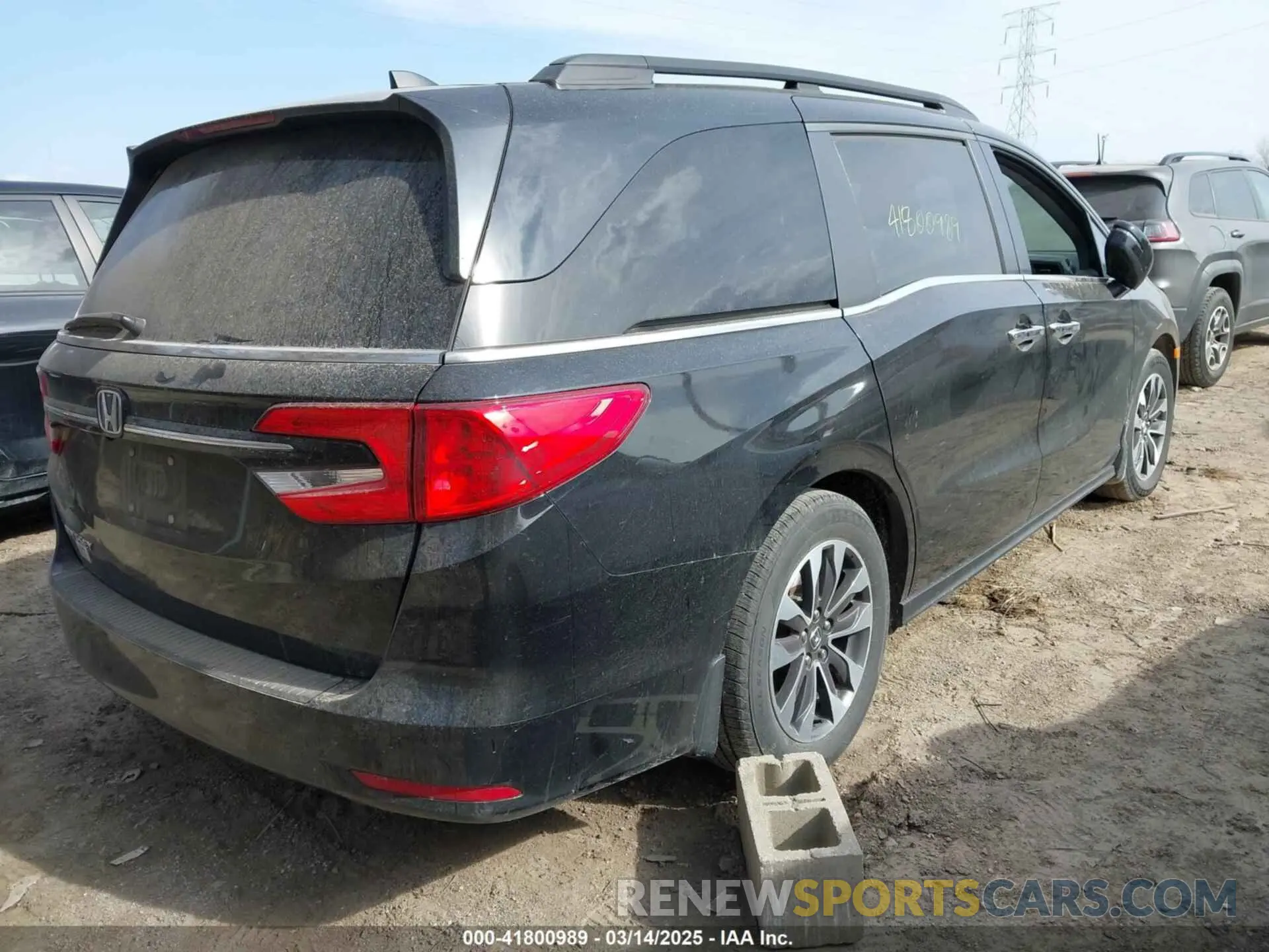 4 Photograph of a damaged car 5FNRL6H76MB013748 HONDA ODYSSEY 2021