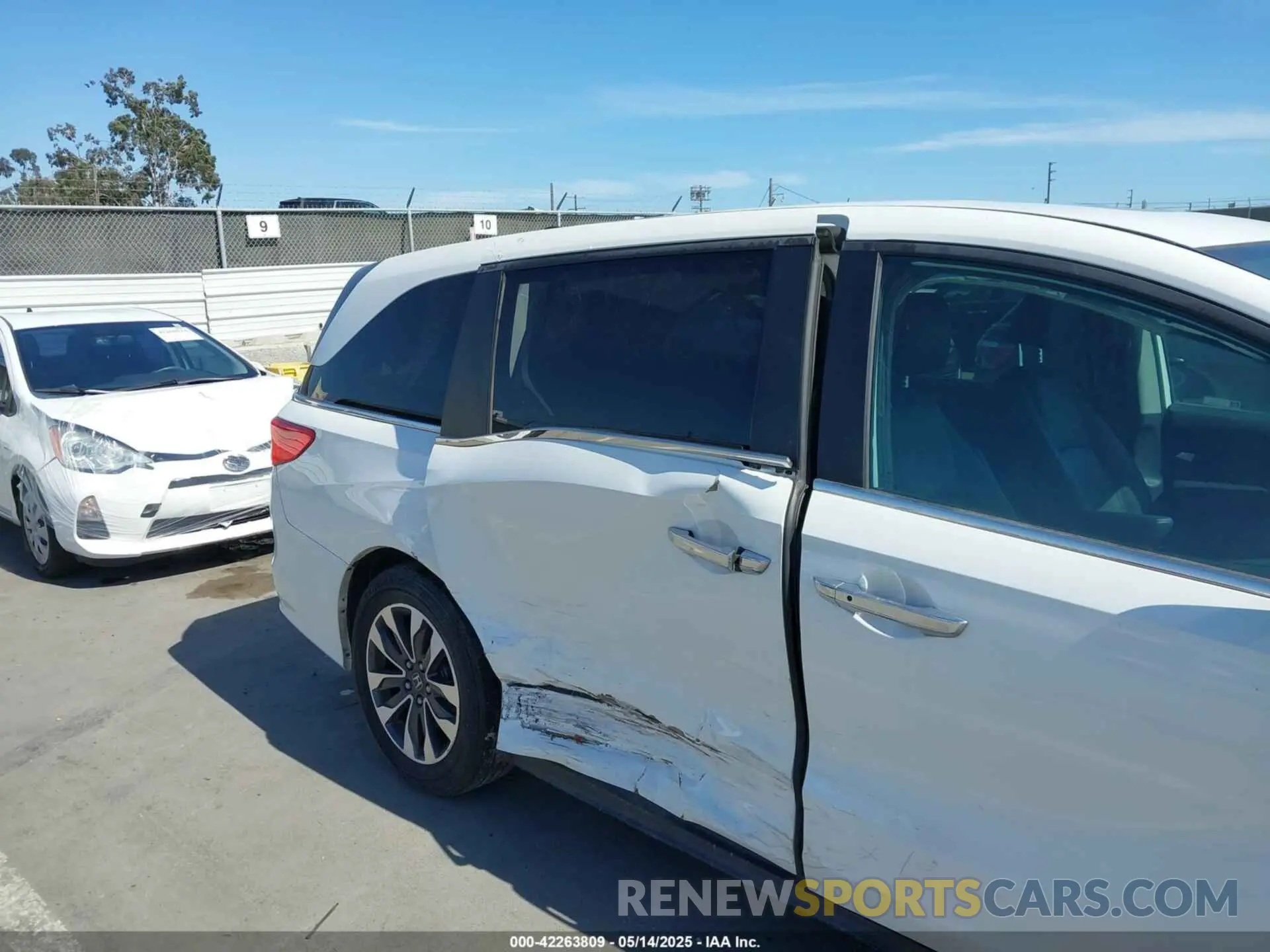 6 Photograph of a damaged car 5FNRL6H79MB003232 HONDA ODYSSEY 2021