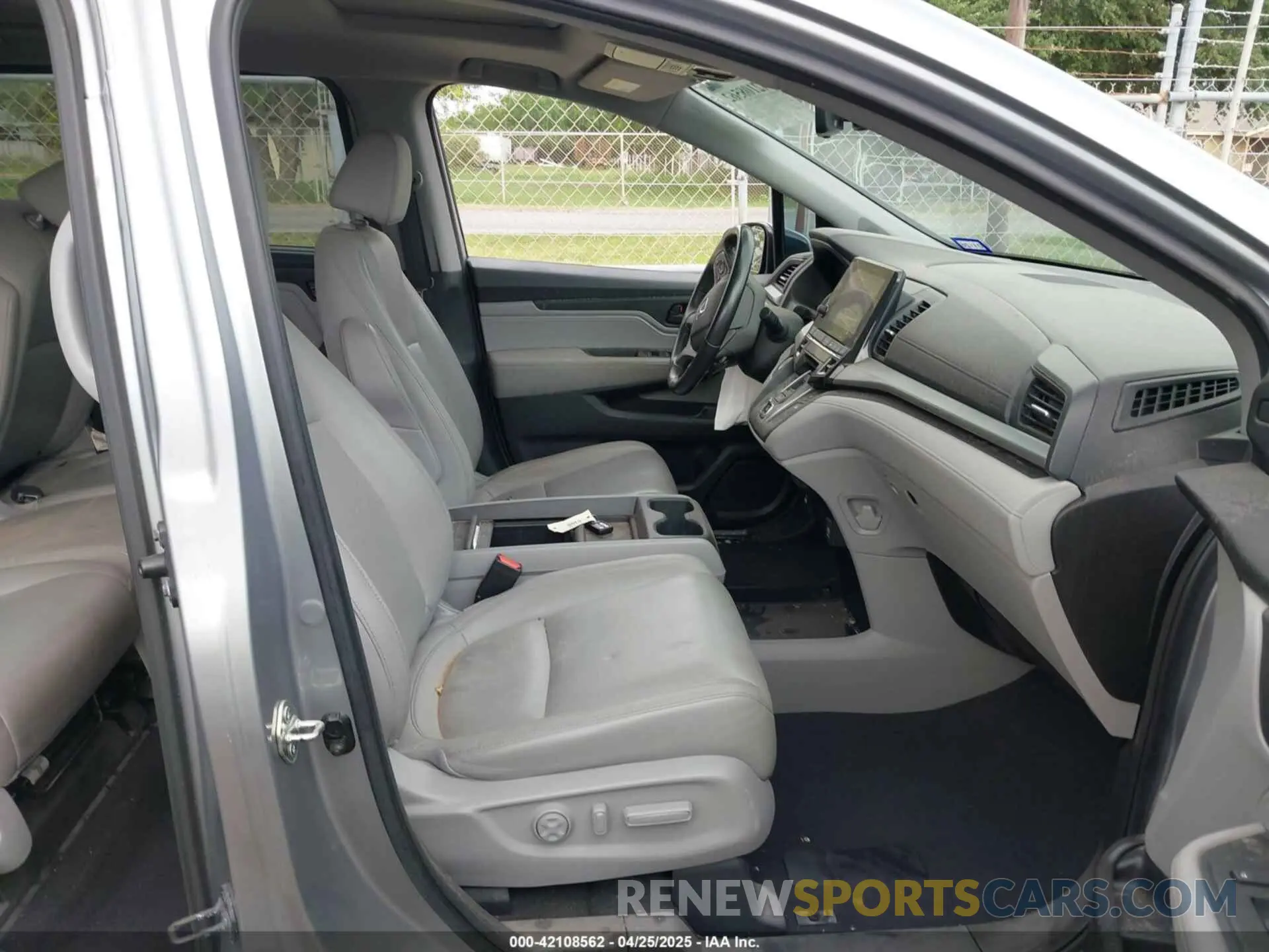 5 Photograph of a damaged car 5FNRL6H79MB018099 HONDA ODYSSEY 2021