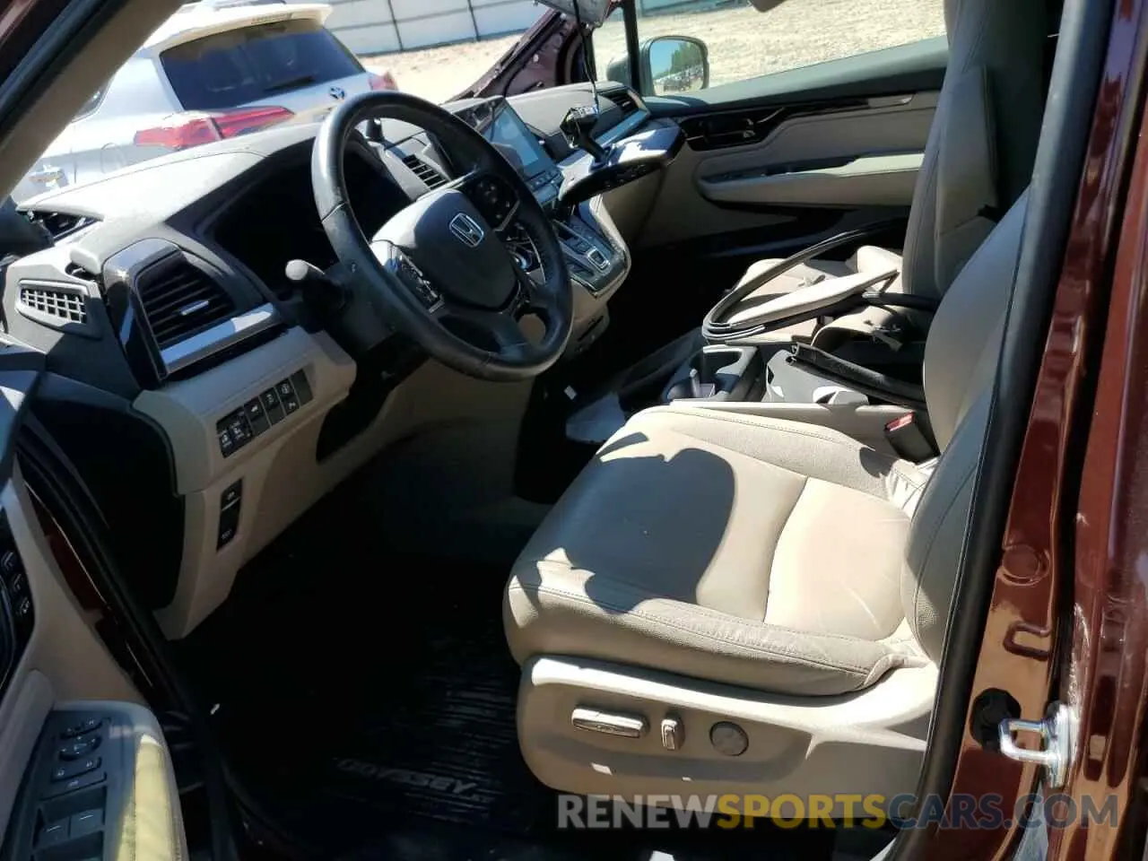 7 Photograph of a damaged car 5FNRL6H81MB014637 HONDA ODYSSEY 2021
