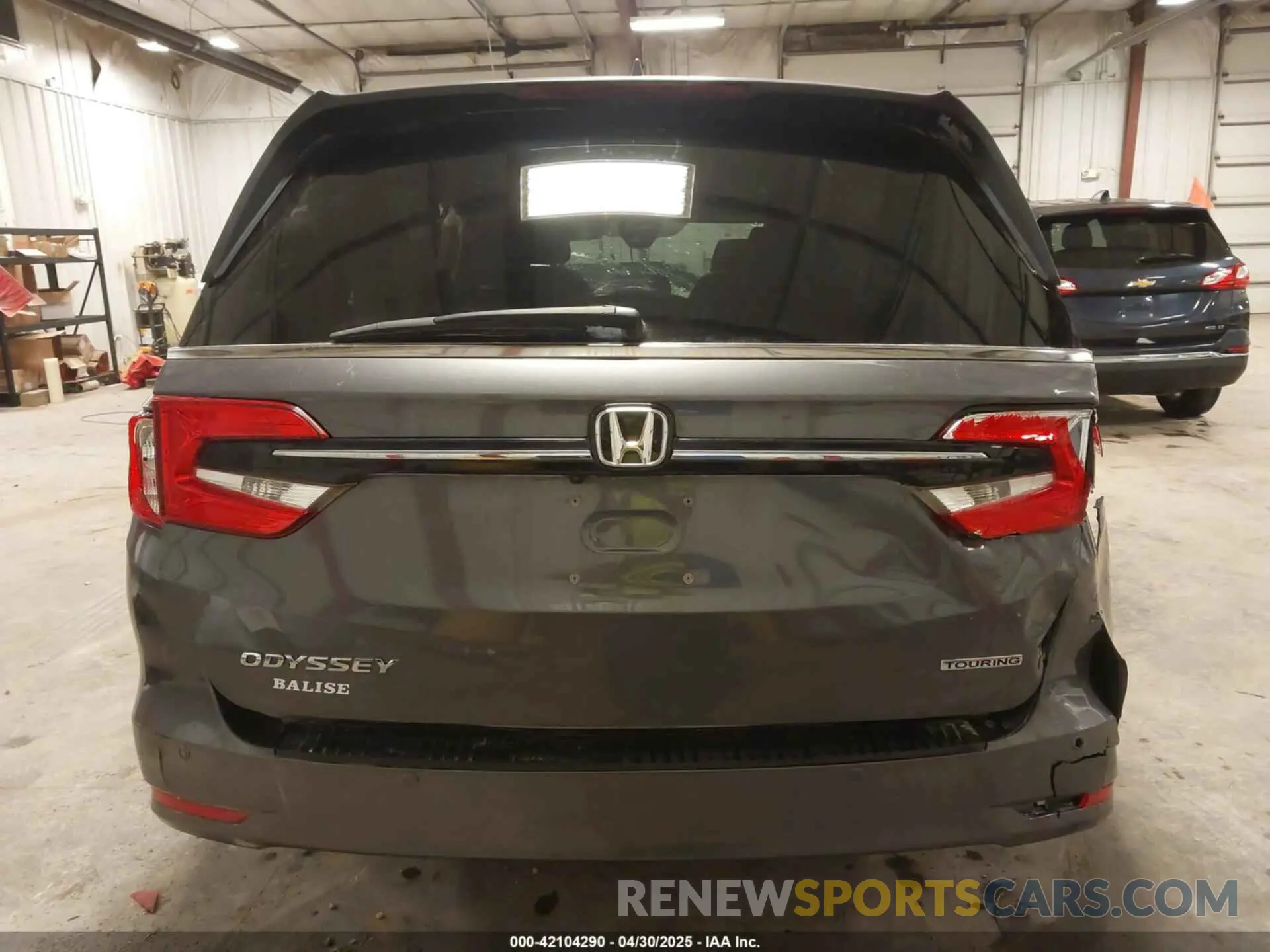 17 Photograph of a damaged car 5FNRL6H82MB025923 HONDA ODYSSEY 2021