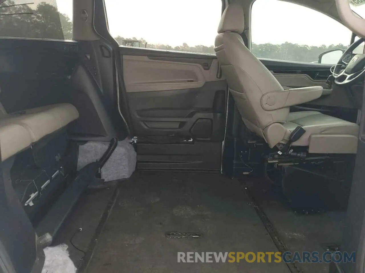11 Photograph of a damaged car 5FNRL6H83MB041063 HONDA ODYSSEY 2021