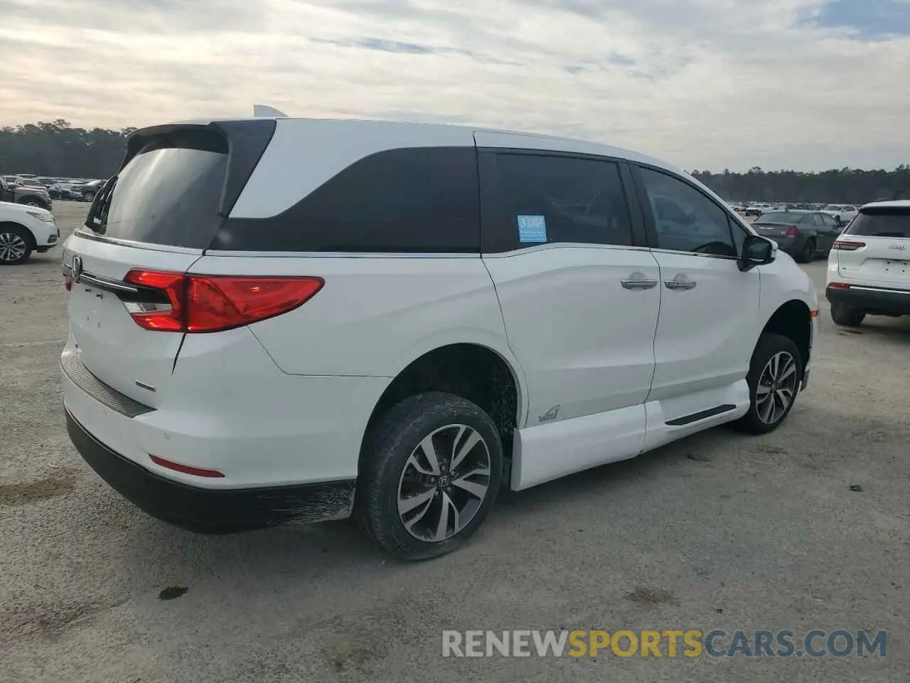 3 Photograph of a damaged car 5FNRL6H83MB041063 HONDA ODYSSEY 2021
