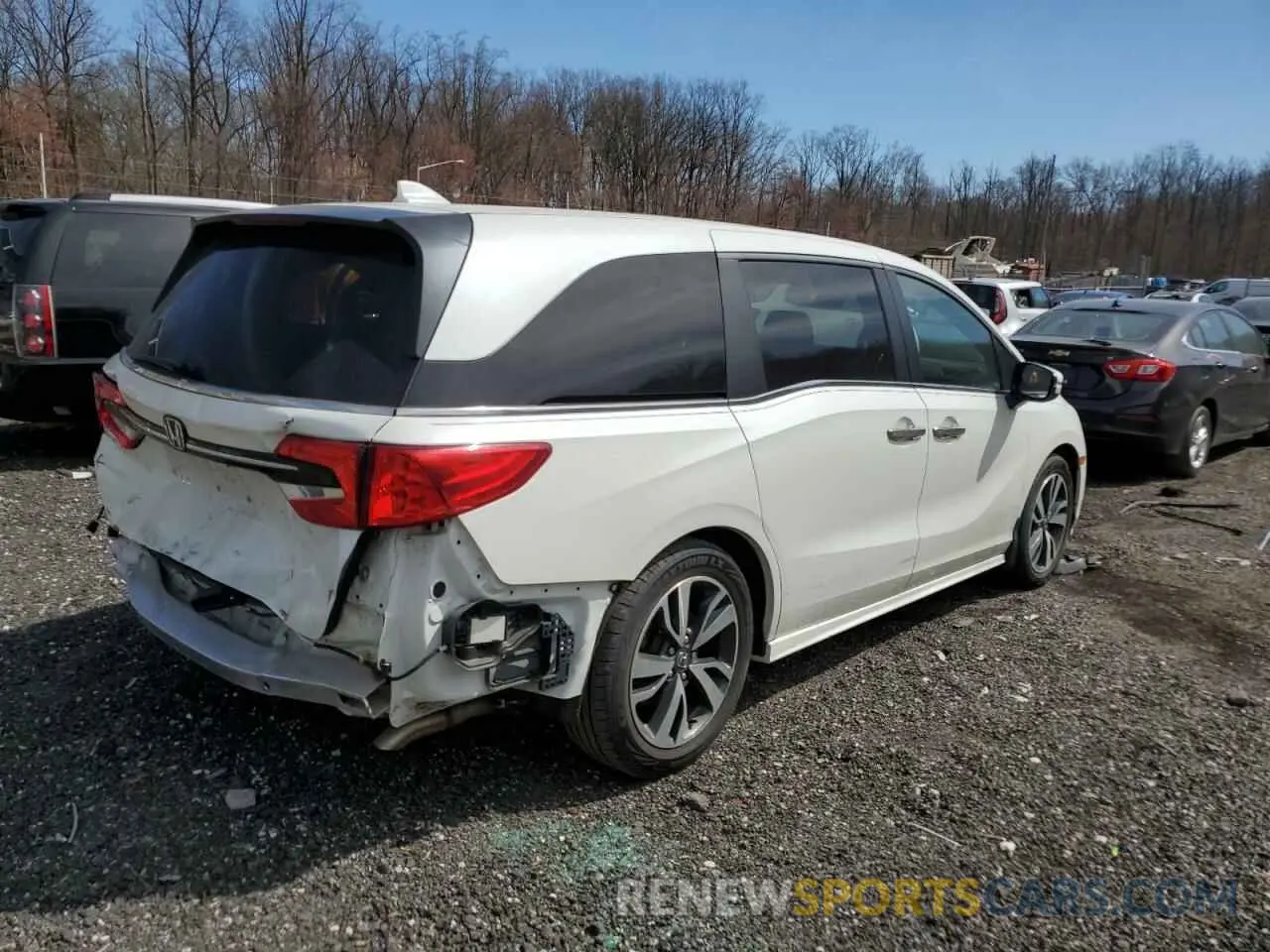 3 Photograph of a damaged car 5FNRL6H85MB008260 HONDA ODYSSEY 2021