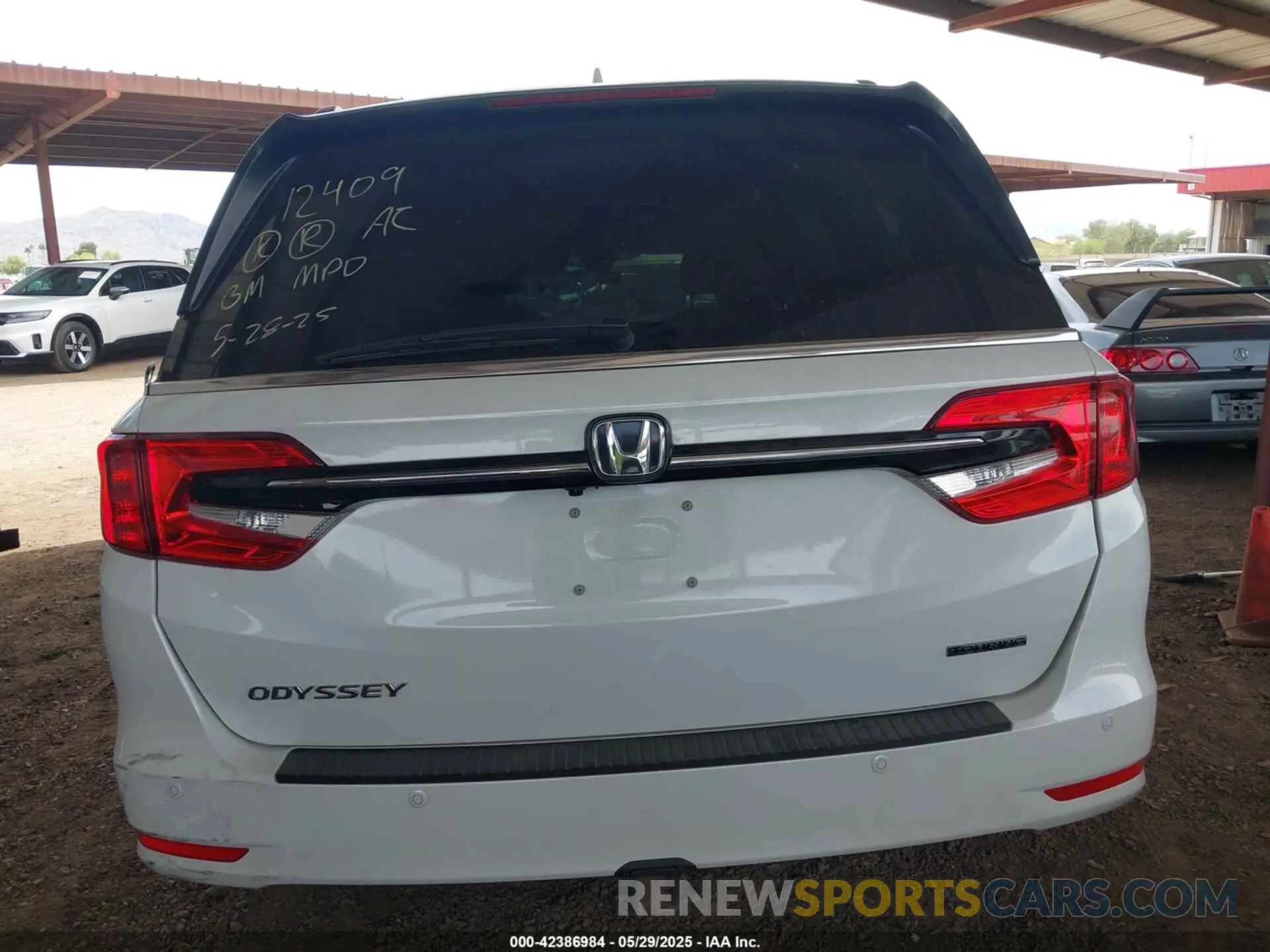 16 Photograph of a damaged car 5FNRL6H85MB034888 HONDA ODYSSEY 2021