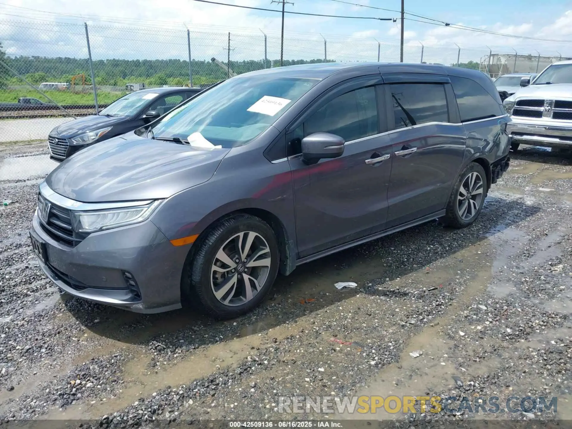 2 Photograph of a damaged car 5FNRL6H86MB013953 HONDA ODYSSEY 2021