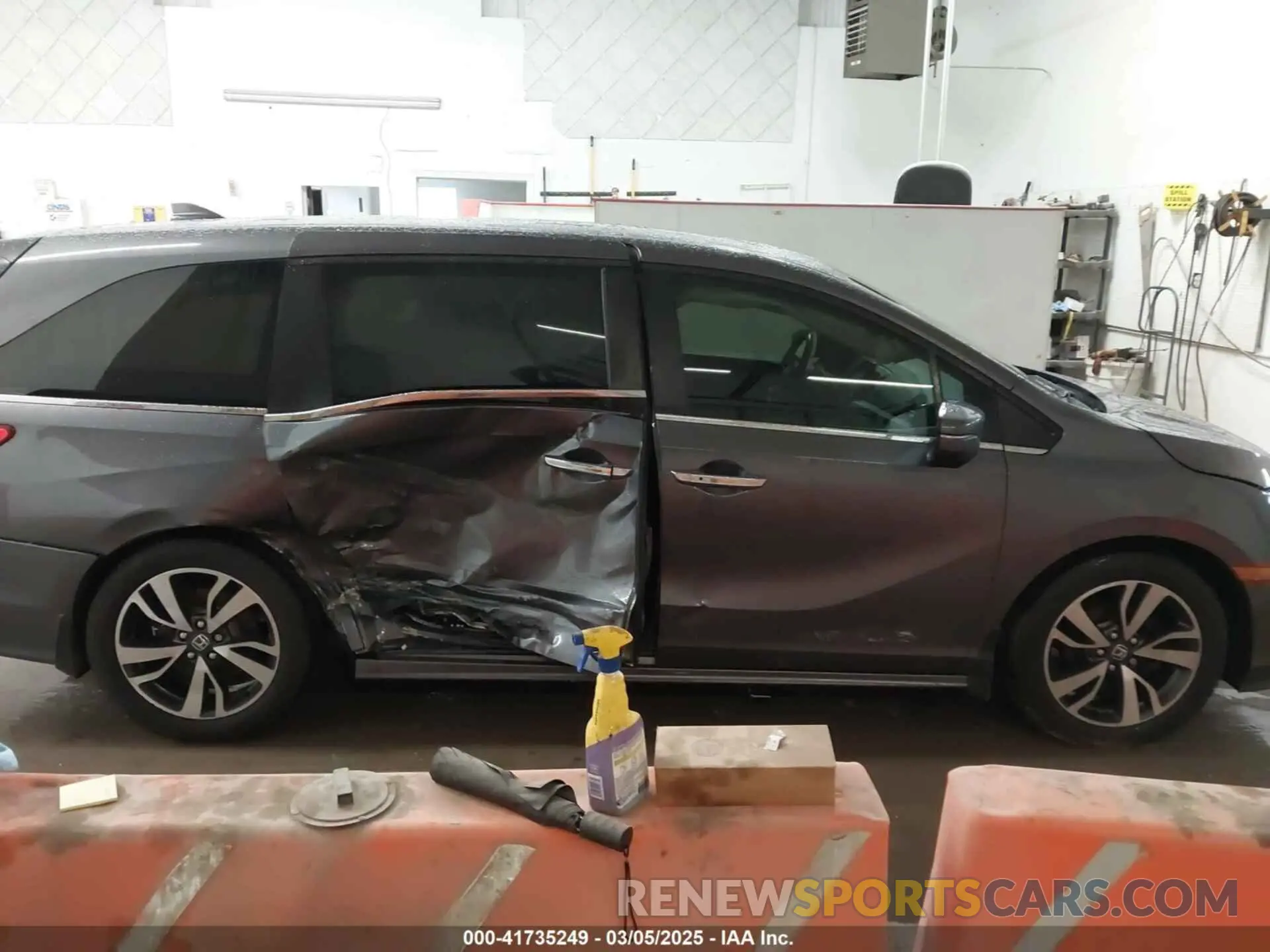 13 Photograph of a damaged car 5FNRL6H86MB026038 HONDA ODYSSEY 2021