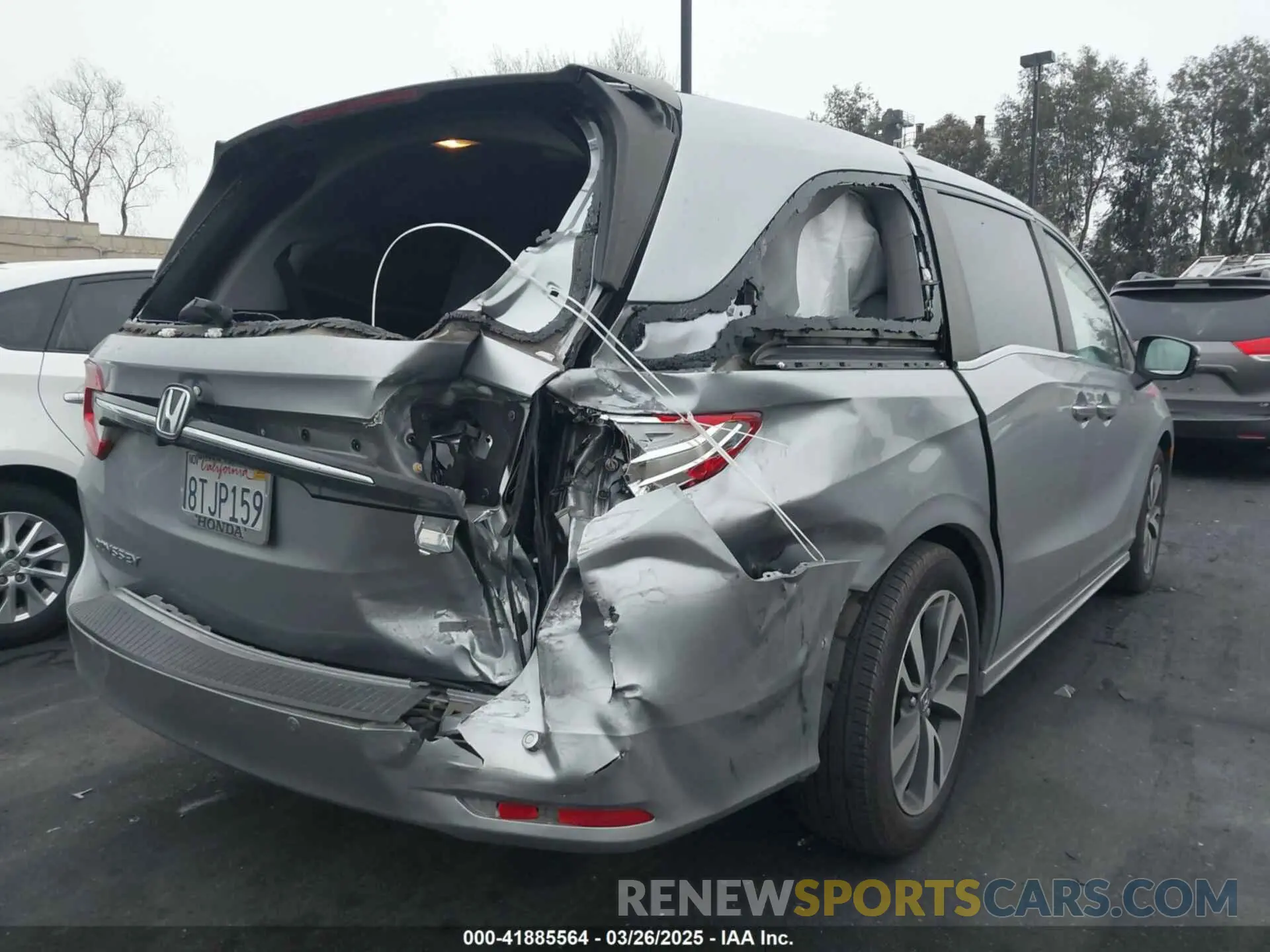 4 Photograph of a damaged car 5FNRL6H88MB000217 HONDA ODYSSEY 2021