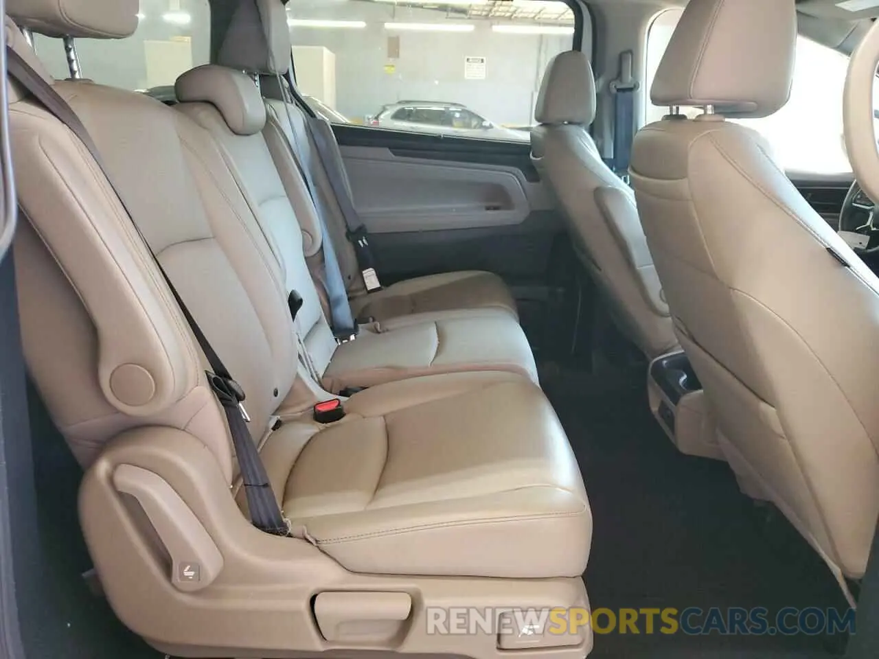 11 Photograph of a damaged car 5FNRL6H89MB018290 HONDA ODYSSEY 2021