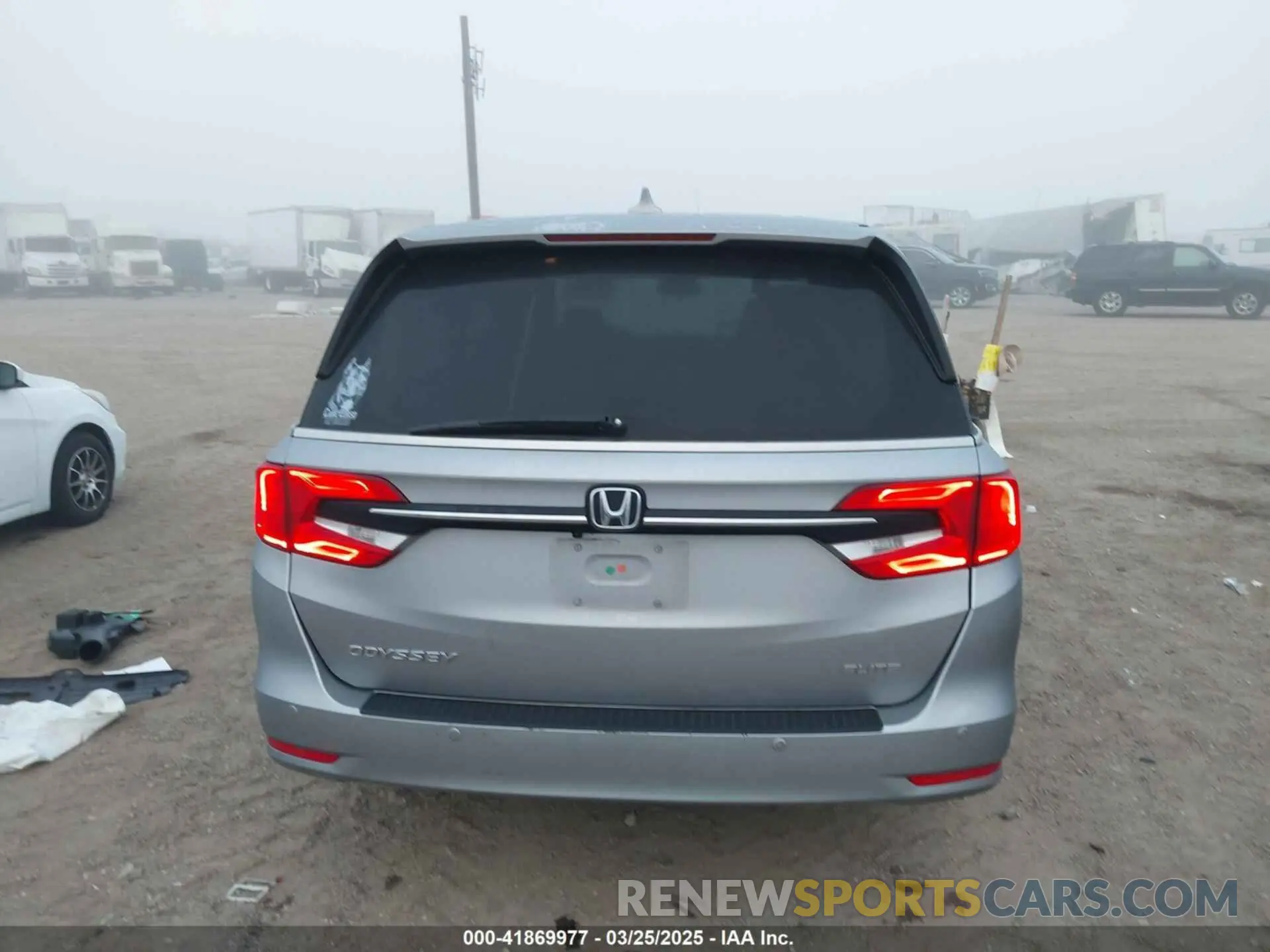17 Photograph of a damaged car 5FNRL6H99MB019349 HONDA ODYSSEY 2021