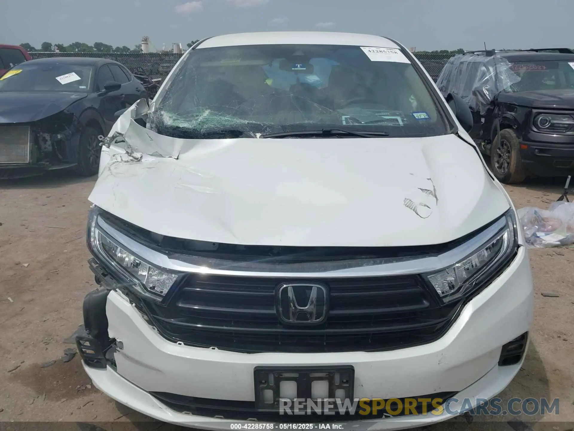 12 Photograph of a damaged car 5FNRL6H21NB013534 HONDA ODYSSEY 2022