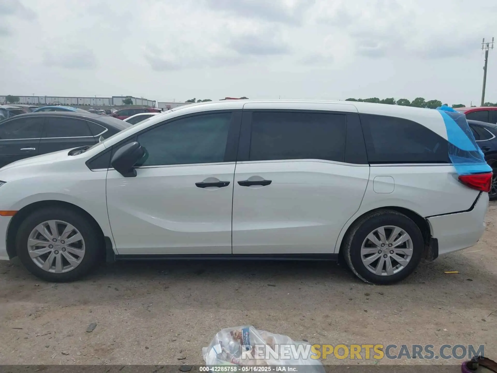 14 Photograph of a damaged car 5FNRL6H21NB013534 HONDA ODYSSEY 2022