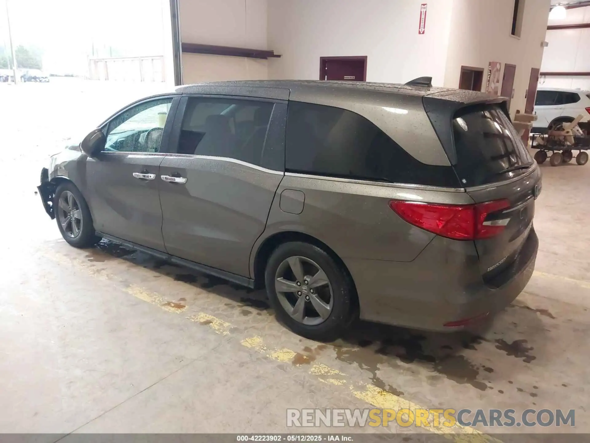 3 Photograph of a damaged car 5FNRL6H52NB029946 HONDA ODYSSEY 2022