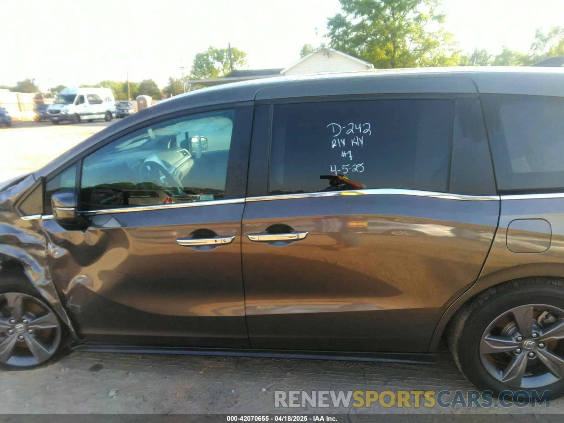 14 Photograph of a damaged car 5FNRL6H59NB019950 HONDA ODYSSEY 2022