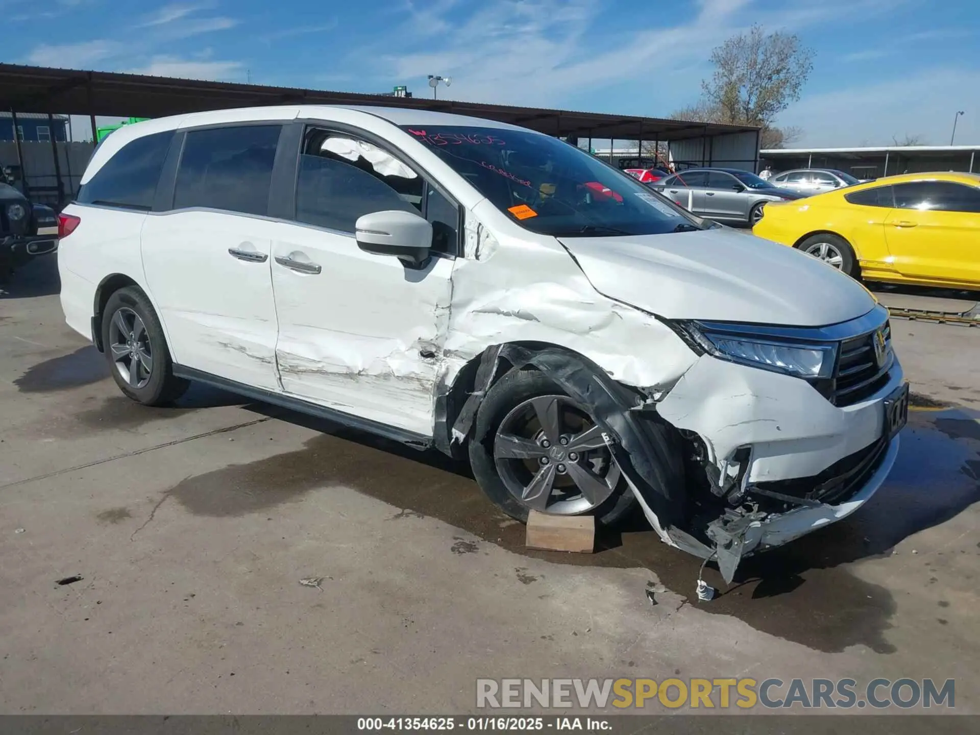1 Photograph of a damaged car 5FNRL6H59NB053483 HONDA ODYSSEY 2022