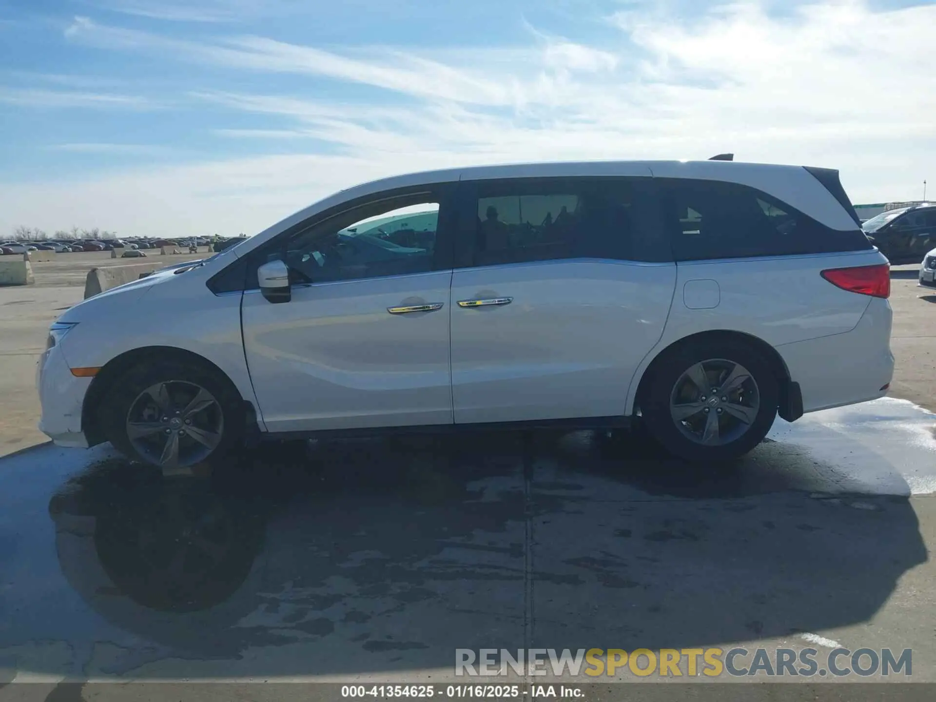 15 Photograph of a damaged car 5FNRL6H59NB053483 HONDA ODYSSEY 2022