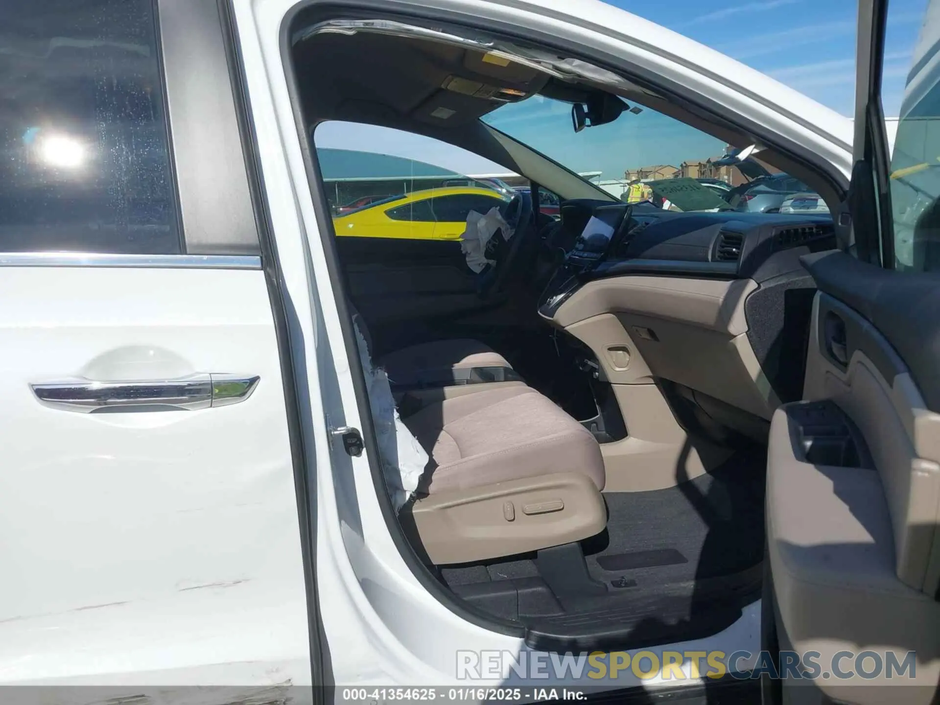 5 Photograph of a damaged car 5FNRL6H59NB053483 HONDA ODYSSEY 2022