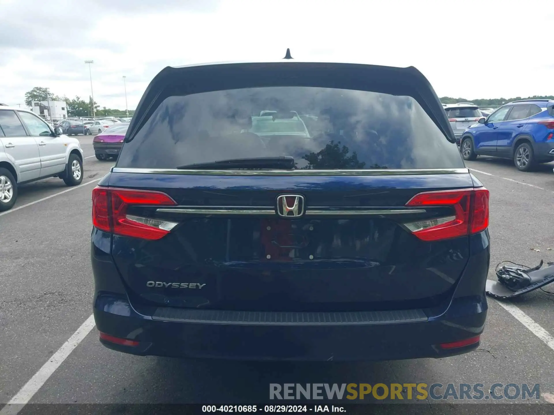 17 Photograph of a damaged car 5FNRL6H70NB053843 HONDA ODYSSEY 2022