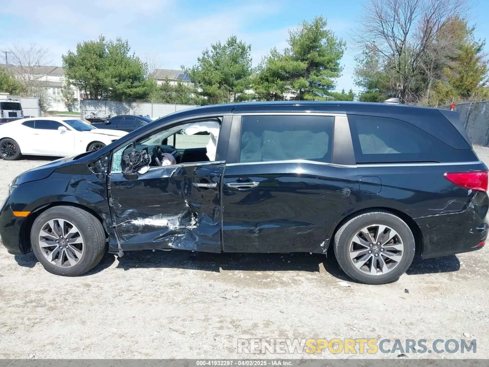 14 Photograph of a damaged car 5FNRL6H72NB002554 HONDA ODYSSEY 2022