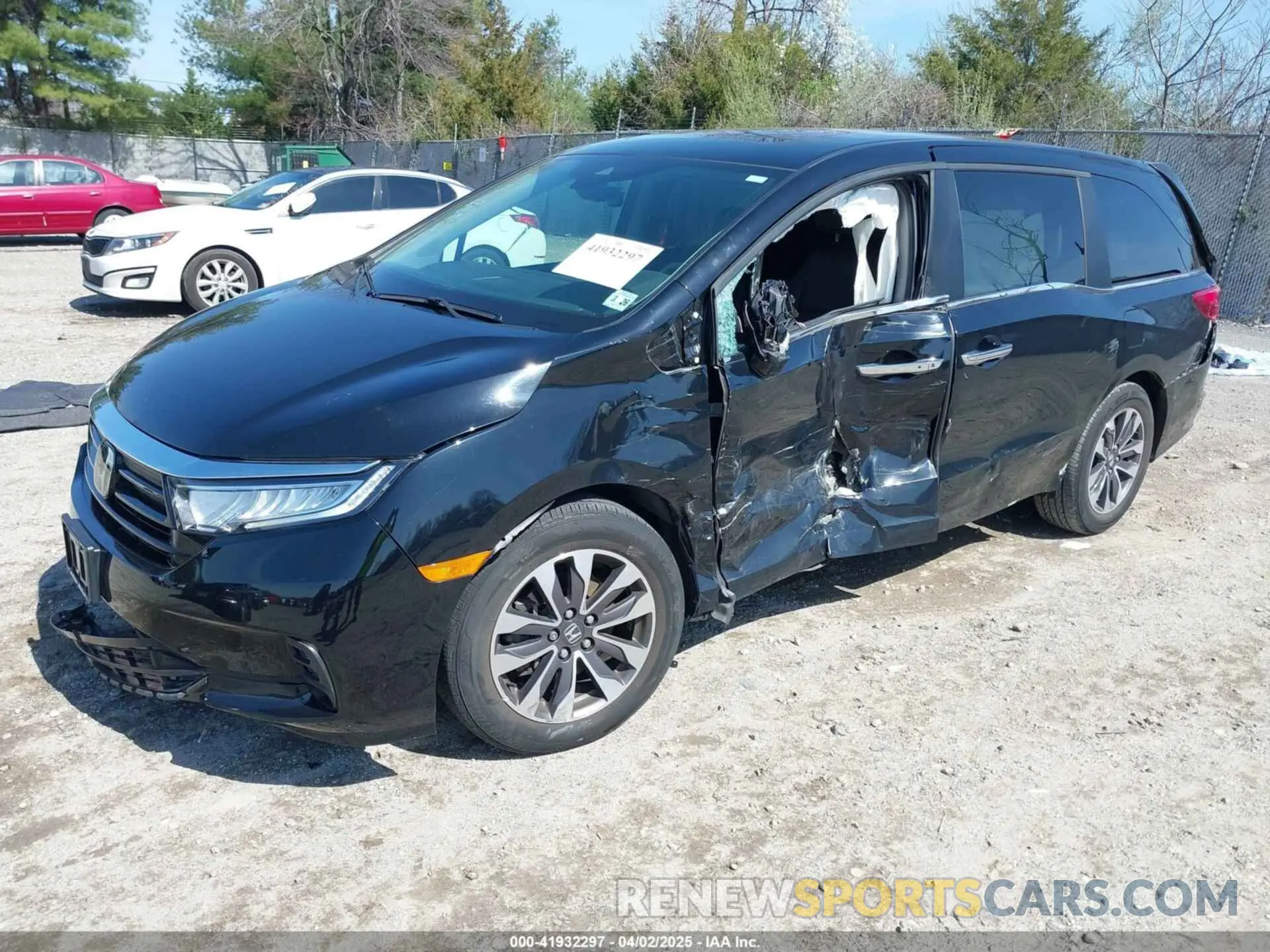 2 Photograph of a damaged car 5FNRL6H72NB002554 HONDA ODYSSEY 2022