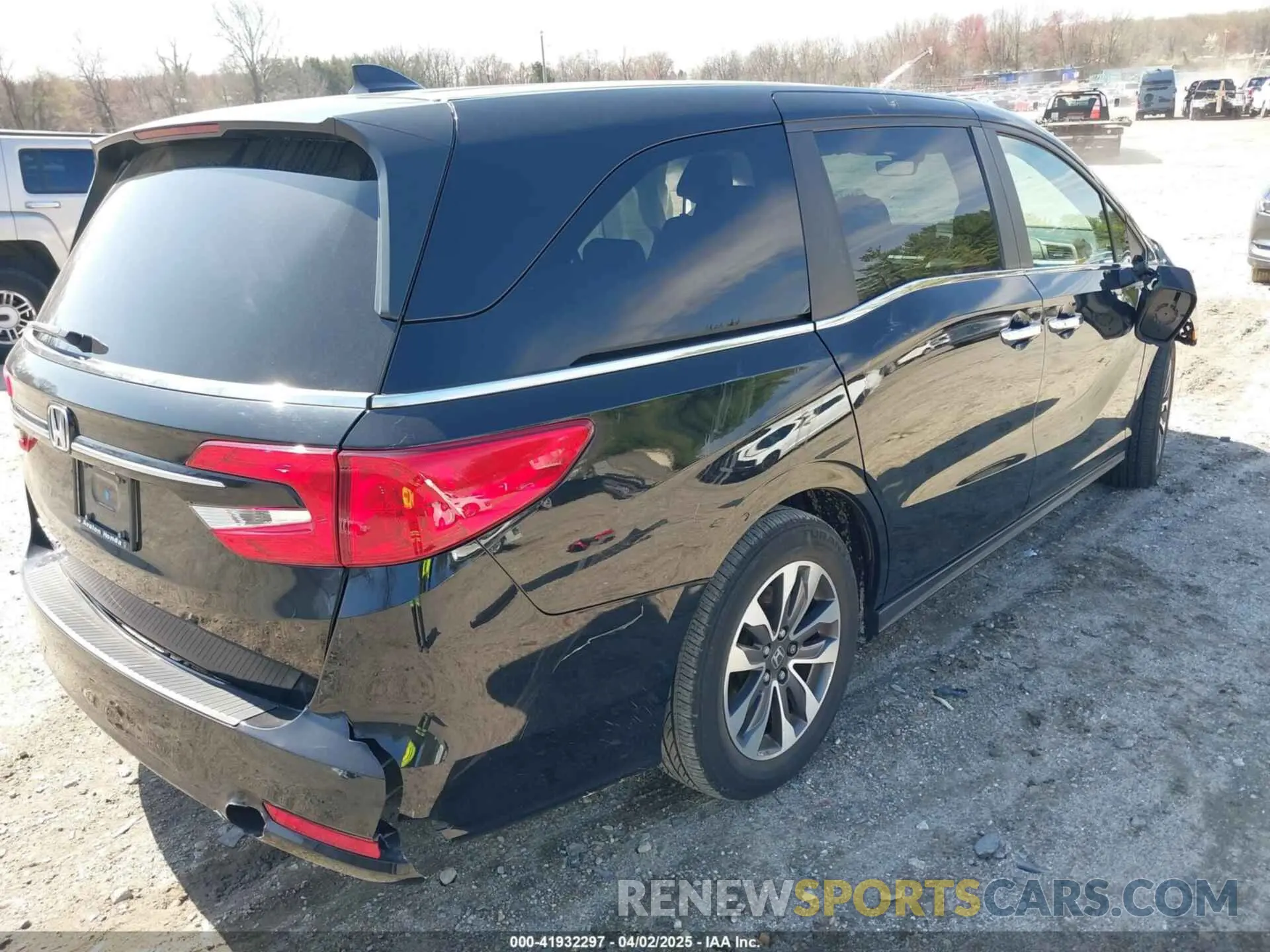 4 Photograph of a damaged car 5FNRL6H72NB002554 HONDA ODYSSEY 2022