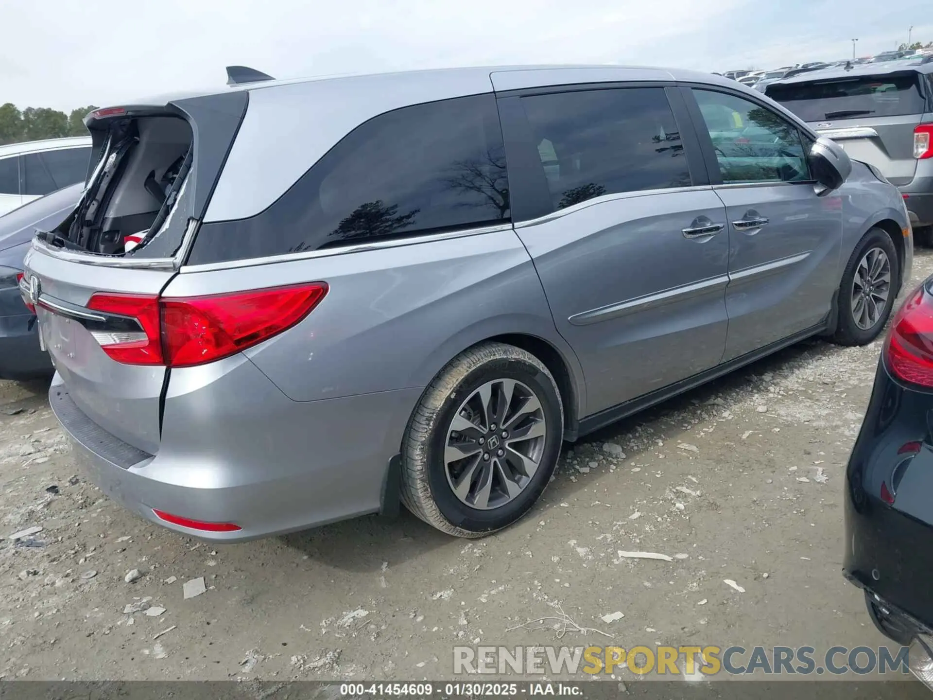 4 Photograph of a damaged car 5FNRL6H72NB059451 HONDA ODYSSEY 2022