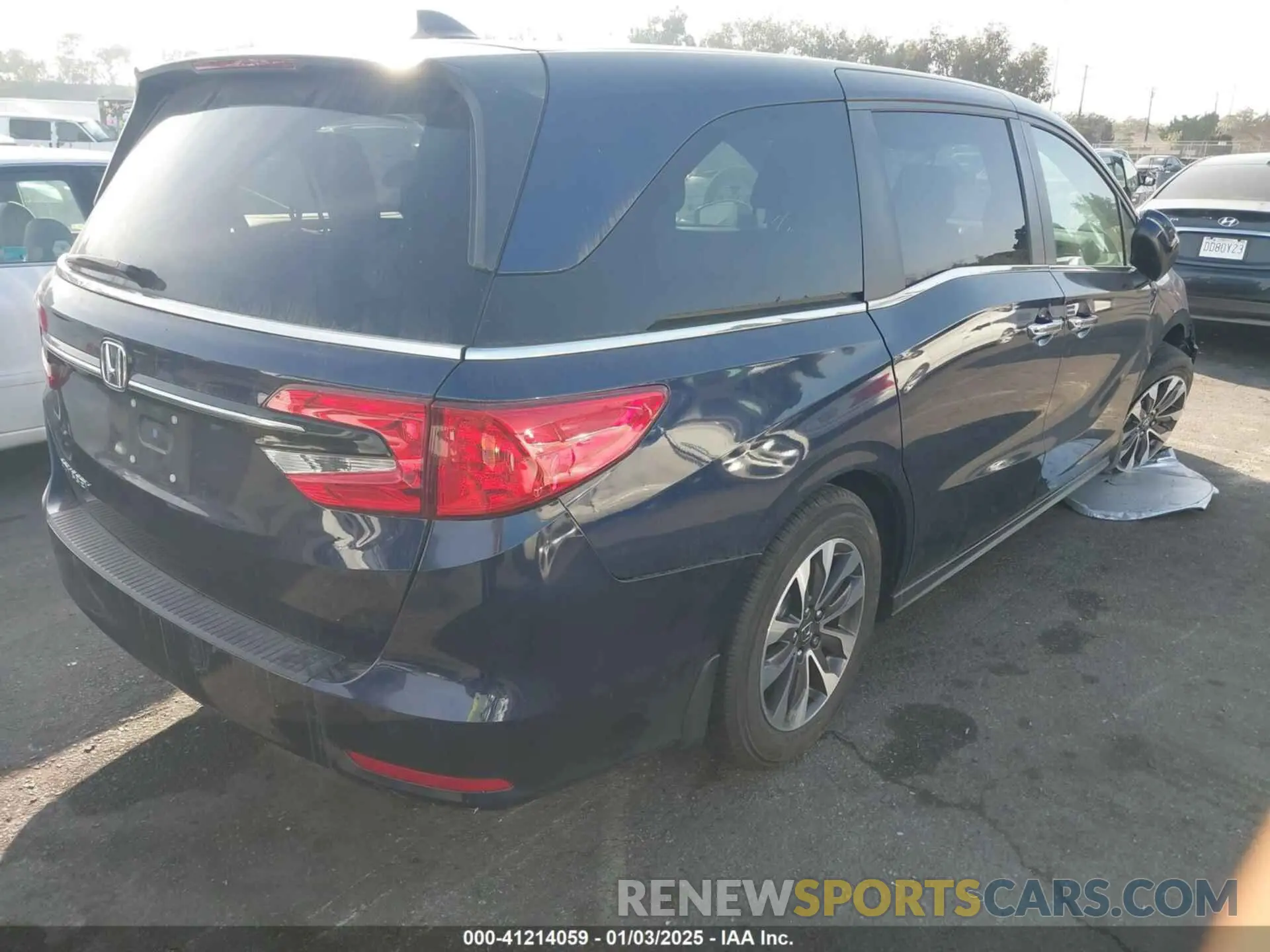 4 Photograph of a damaged car 5FNRL6H77NB013825 HONDA ODYSSEY 2022