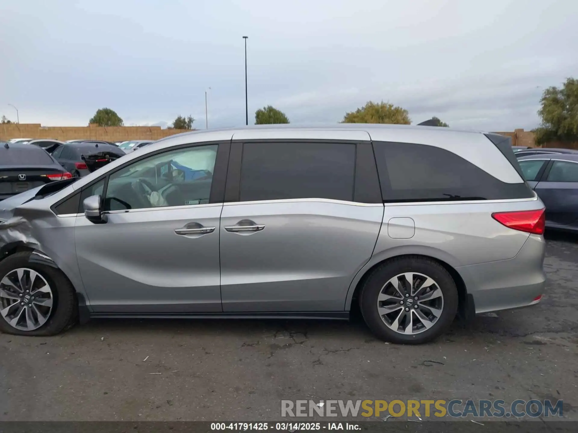 15 Photograph of a damaged car 5FNRL6H77NB041754 HONDA ODYSSEY 2022
