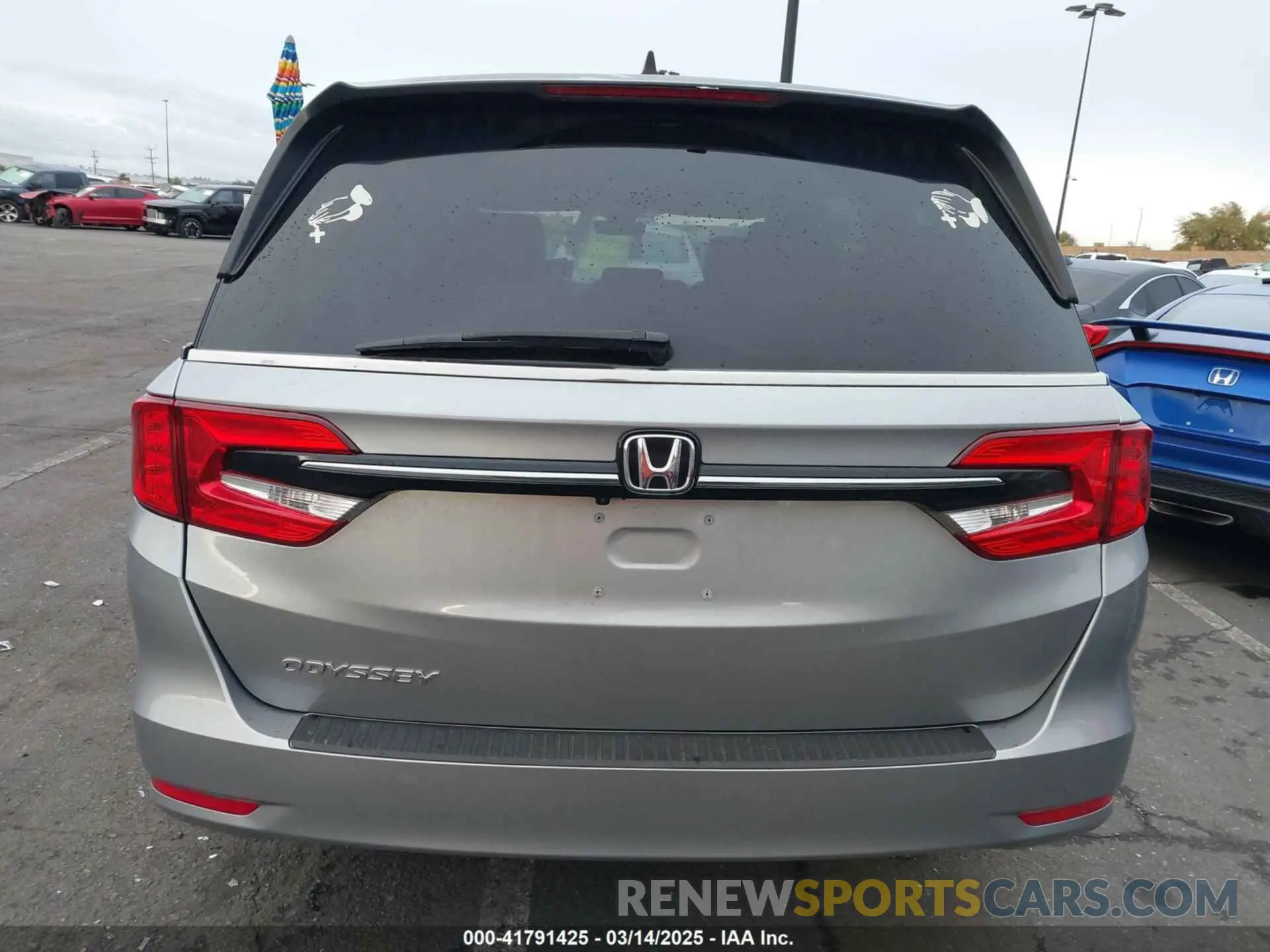 17 Photograph of a damaged car 5FNRL6H77NB041754 HONDA ODYSSEY 2022