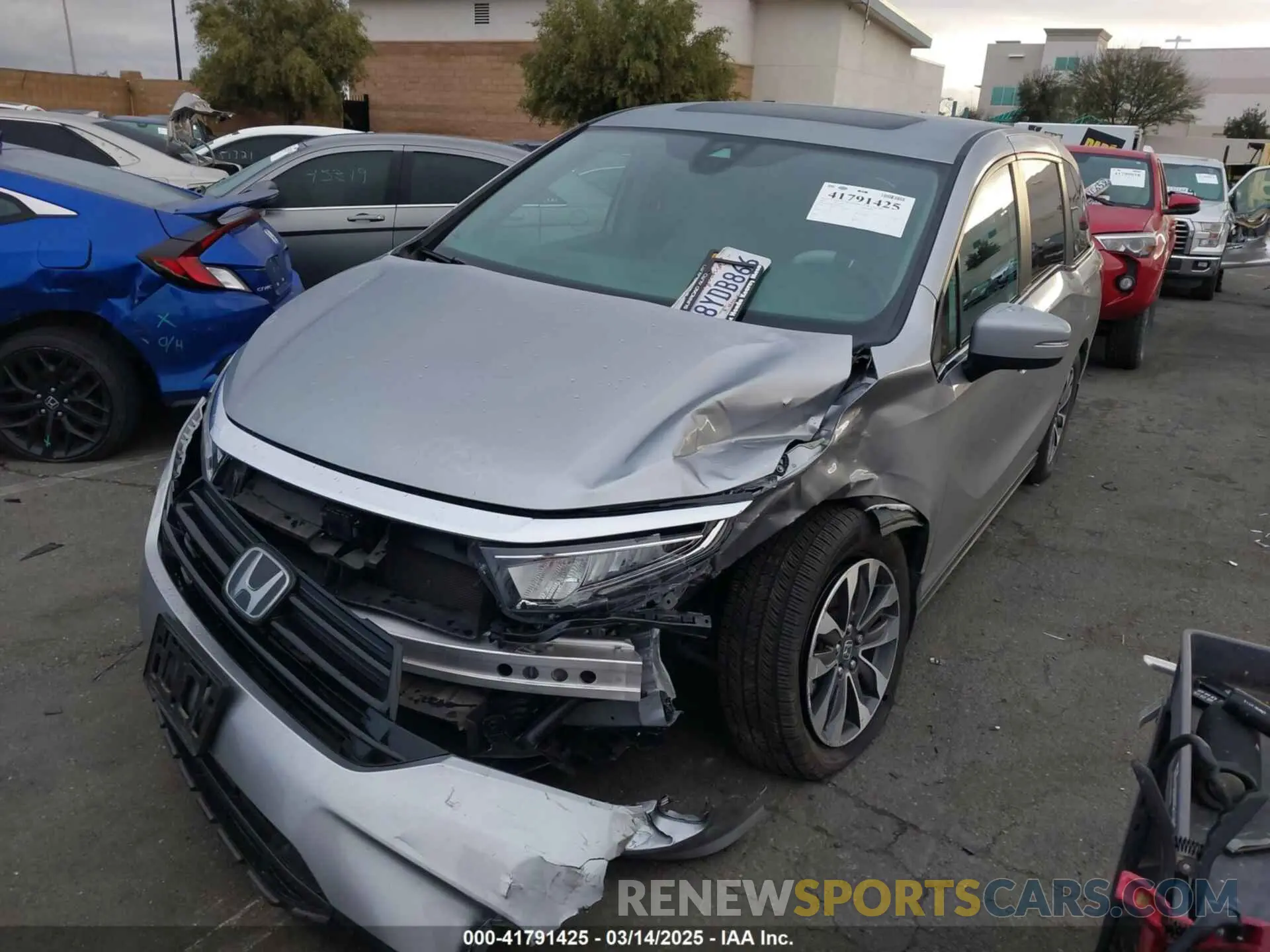 2 Photograph of a damaged car 5FNRL6H77NB041754 HONDA ODYSSEY 2022