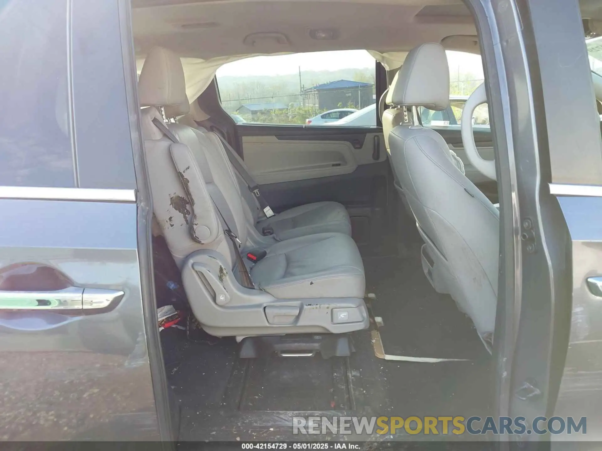 8 Photograph of a damaged car 5FNRL6H78NB052651 HONDA ODYSSEY 2022
