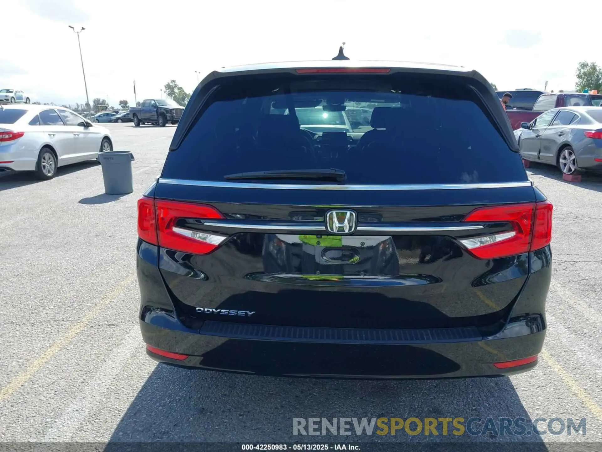 16 Photograph of a damaged car 5FNRL6H79NB032117 HONDA ODYSSEY 2022