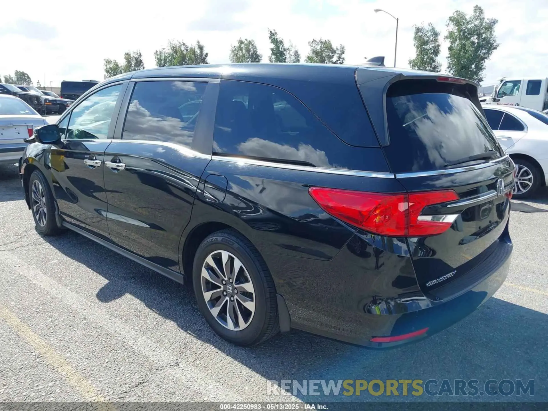 3 Photograph of a damaged car 5FNRL6H79NB032117 HONDA ODYSSEY 2022