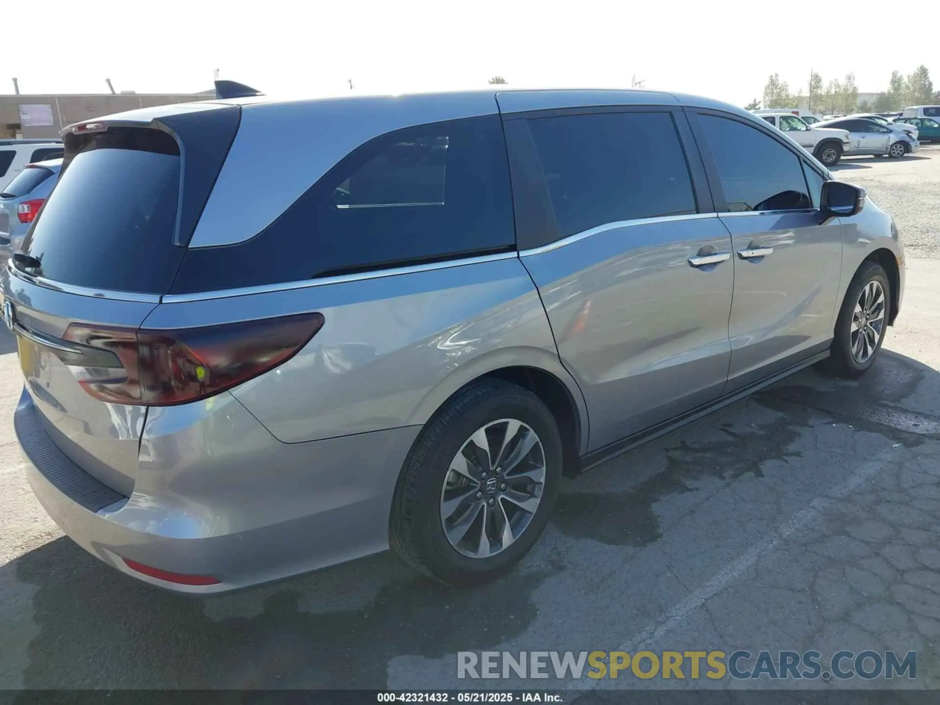 4 Photograph of a damaged car 5FNRL6H7XNB041733 HONDA ODYSSEY 2022