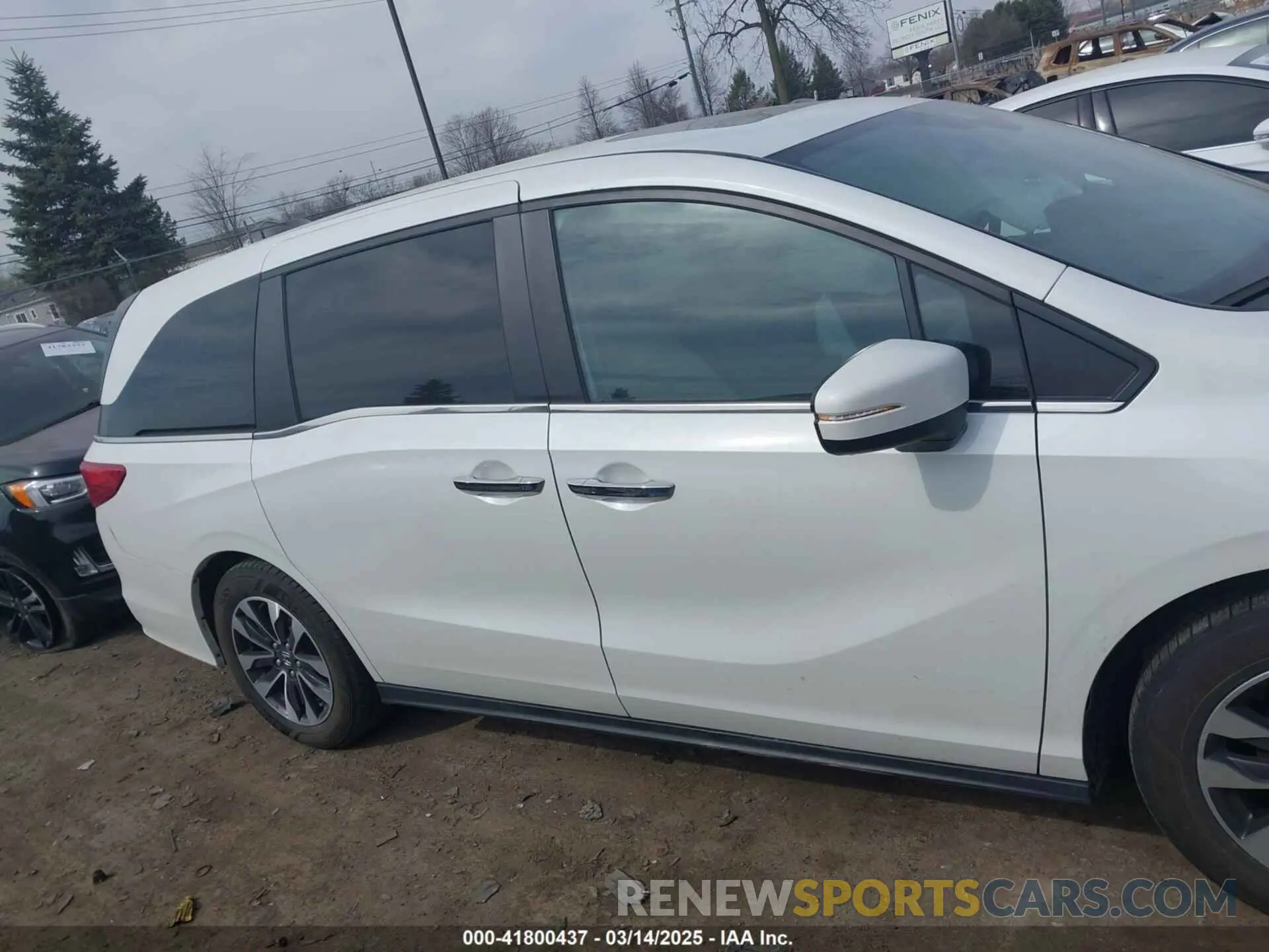 13 Photograph of a damaged car 5FNRL6H7XNB043658 HONDA ODYSSEY 2022