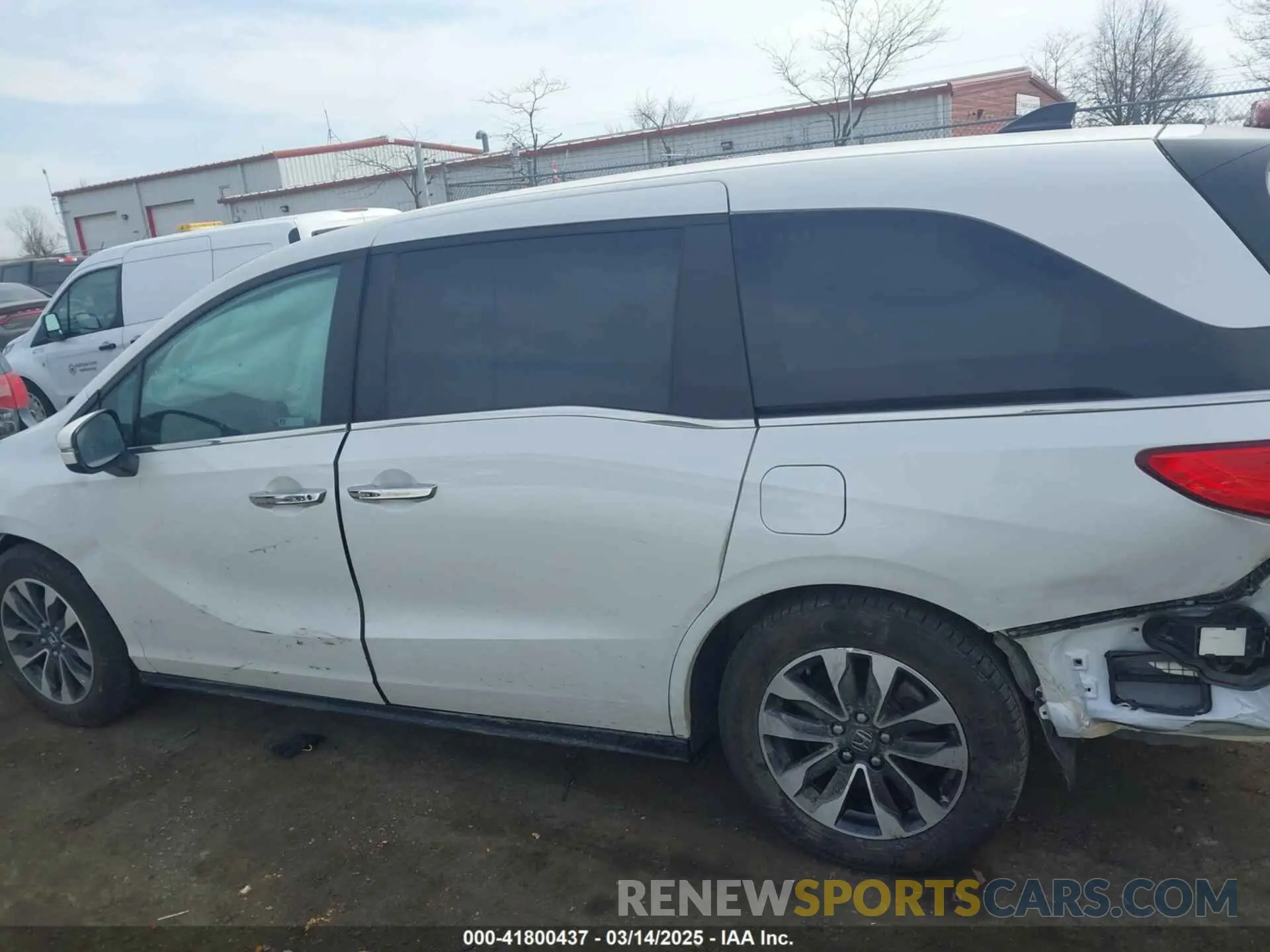 14 Photograph of a damaged car 5FNRL6H7XNB043658 HONDA ODYSSEY 2022