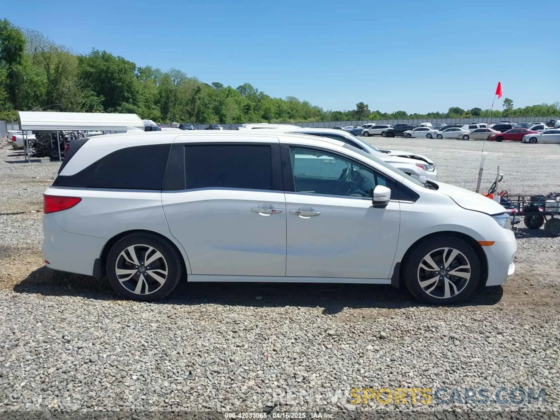 13 Photograph of a damaged car 5FNRL6H82NB055330 HONDA ODYSSEY 2022