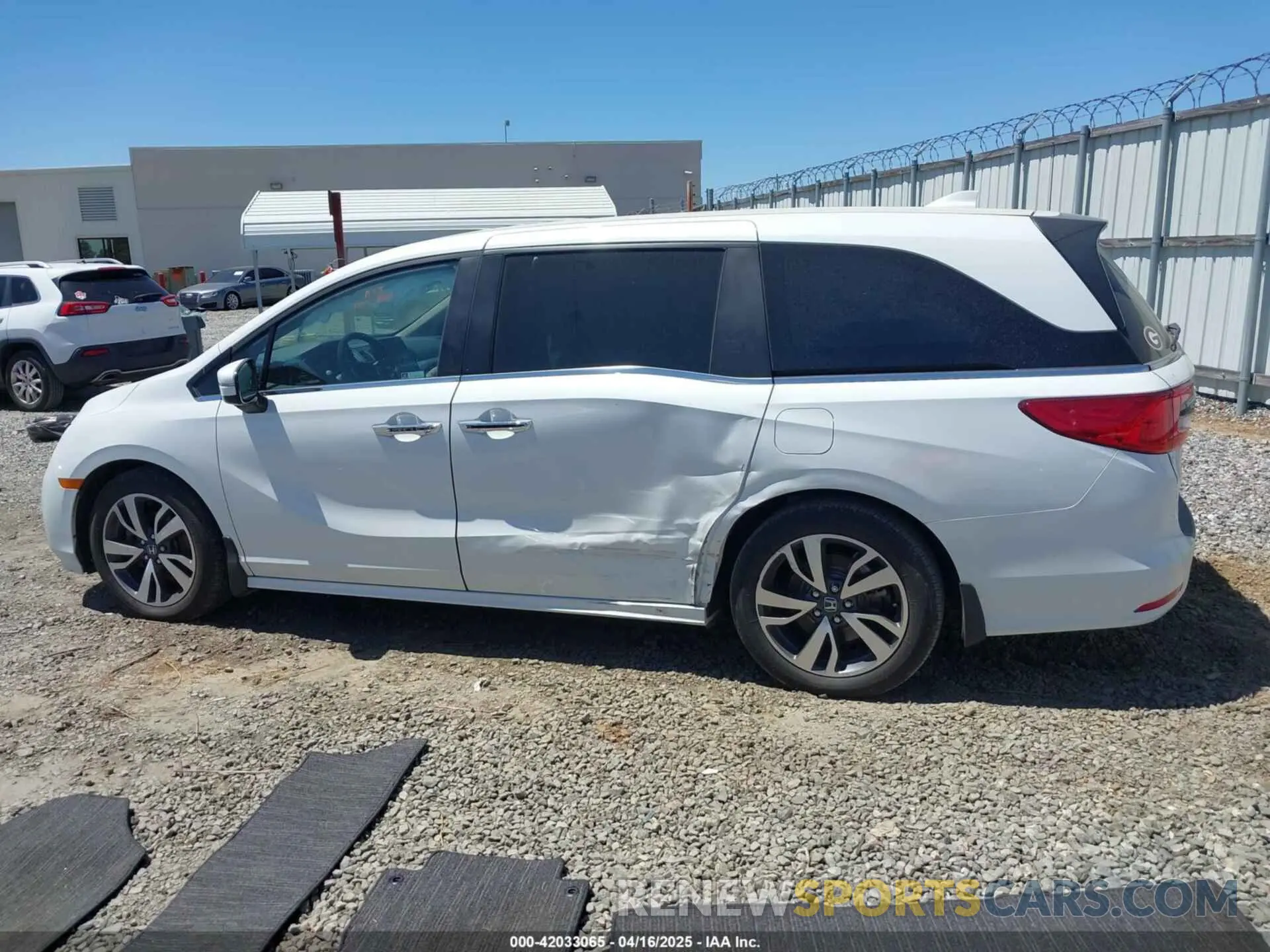 14 Photograph of a damaged car 5FNRL6H82NB055330 HONDA ODYSSEY 2022